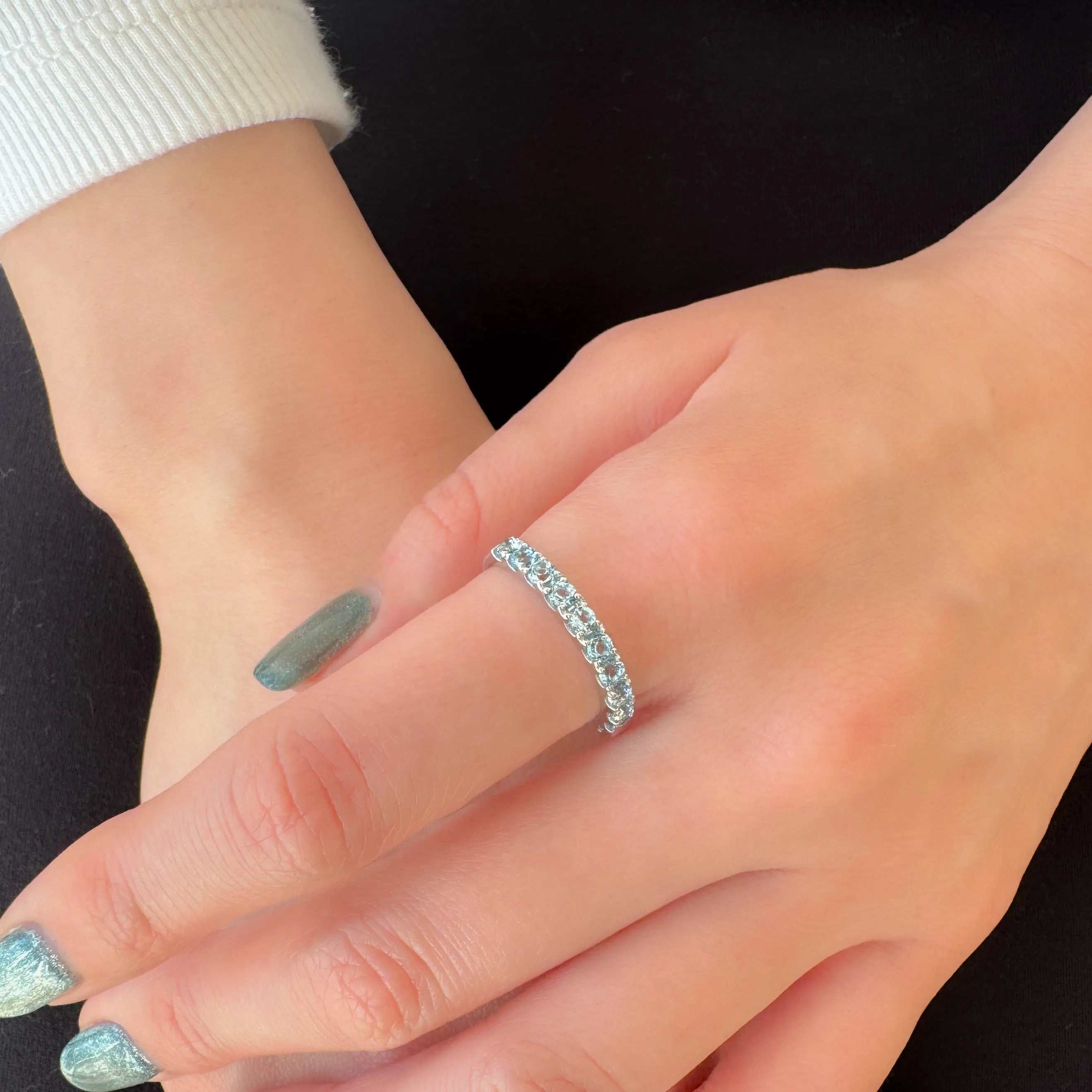 ブルートパーズ プラチナリング(ハーフエタニティ/11石/11月誕生石)《WRGN4247》