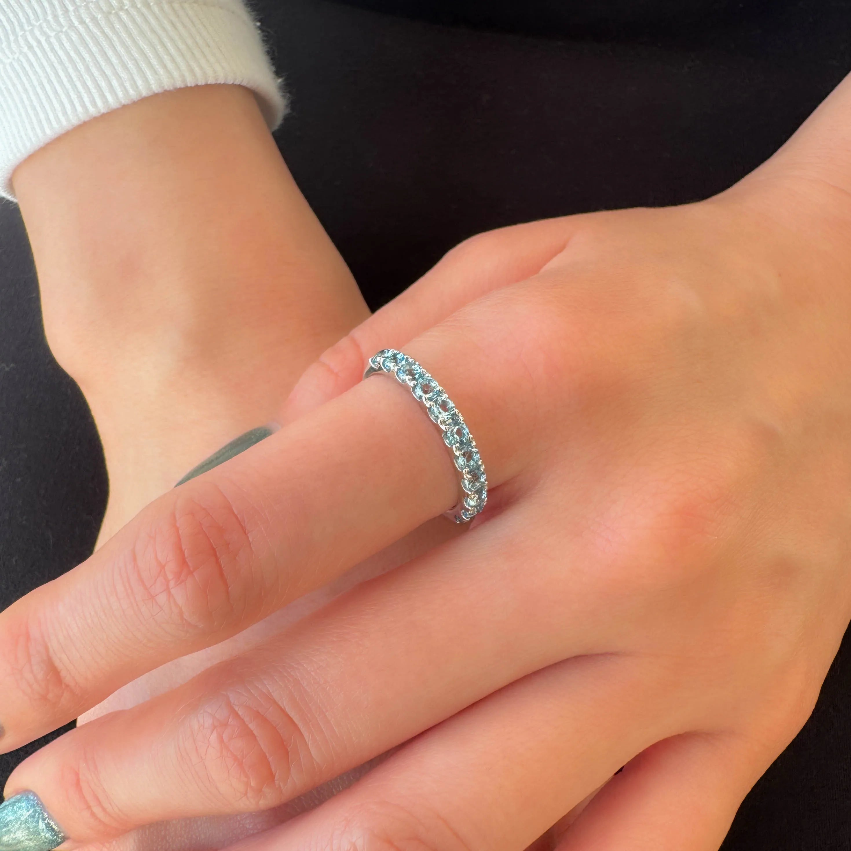 ブルートパーズ プラチナリング(ハーフエタニティ/11石/11月誕生石)《WRGN4247》