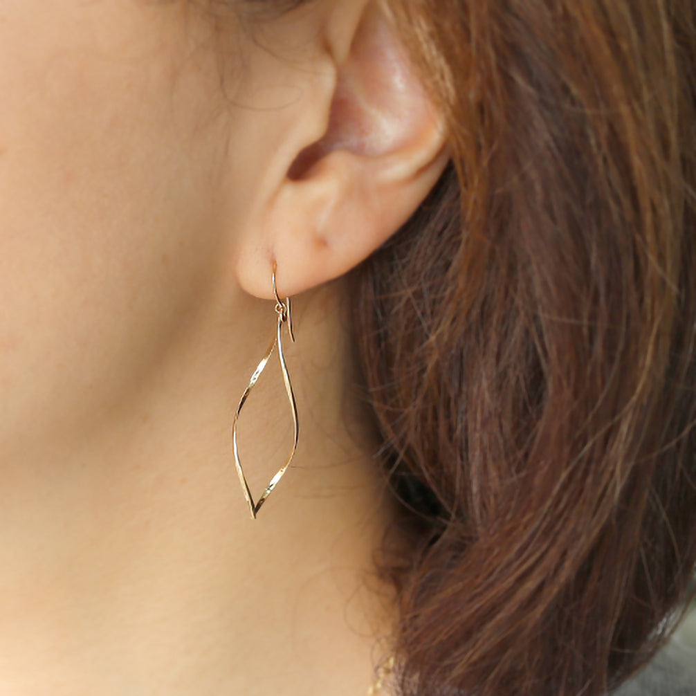 K18ピアス《ZH10101-YG》