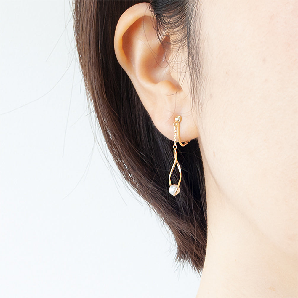 パール K18イヤリング(アコヤ真珠/6月誕生石)《ZH10122-YG》