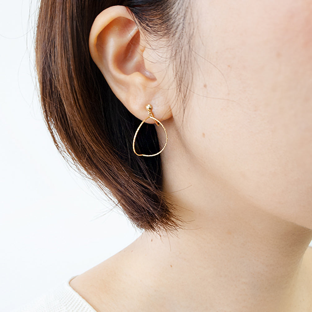 K18イヤリング《ZH10137-YG》