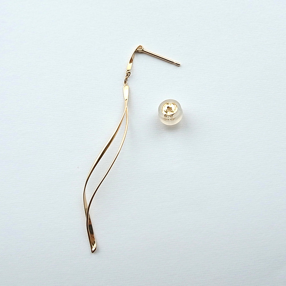 K18ピアス《ZH10139-YG》