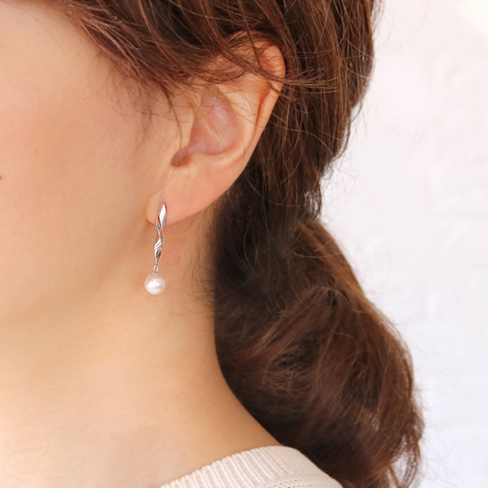 パール K14ピアス(アコヤ真珠/6月誕生石)《ZH10153-WG》