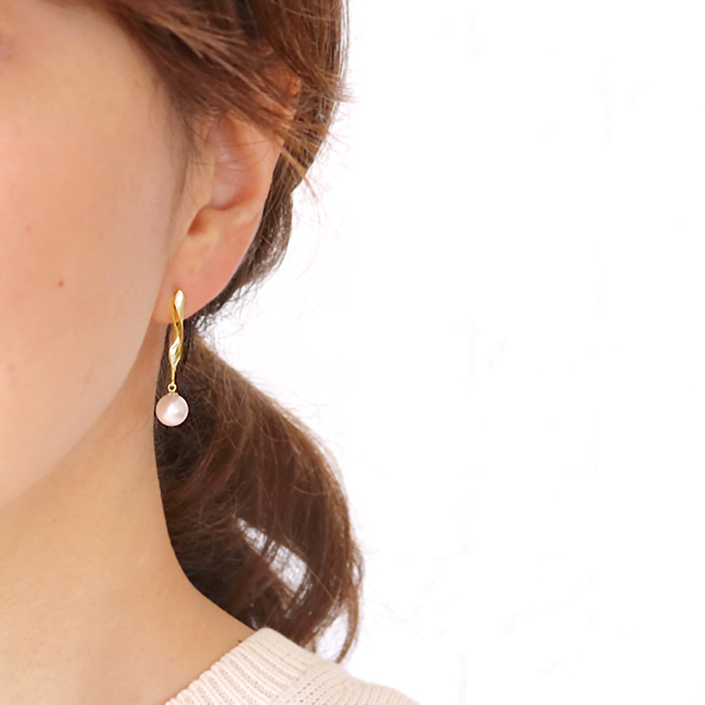 パール K18ピアス(アコヤ真珠/6月誕生石)《ZH10153-YG》