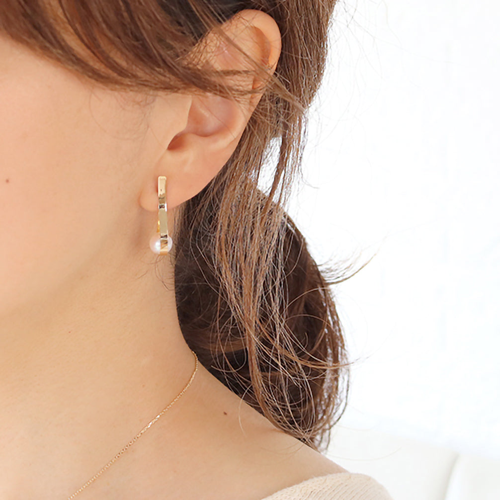 パール K18ピアス(アコヤ真珠/6月誕生石)《ZH10162-YG》