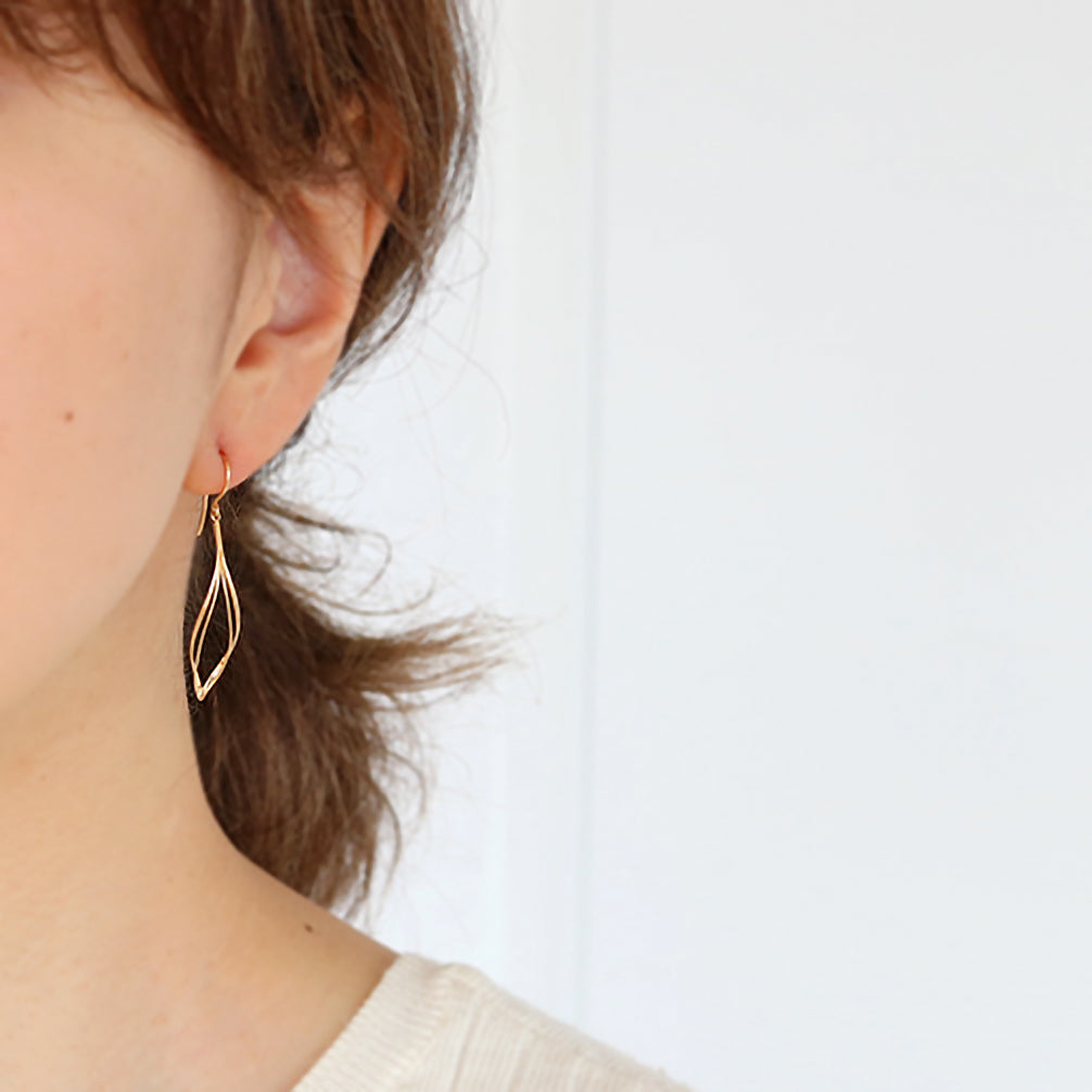 K18ピアス《ZH10166-YG》