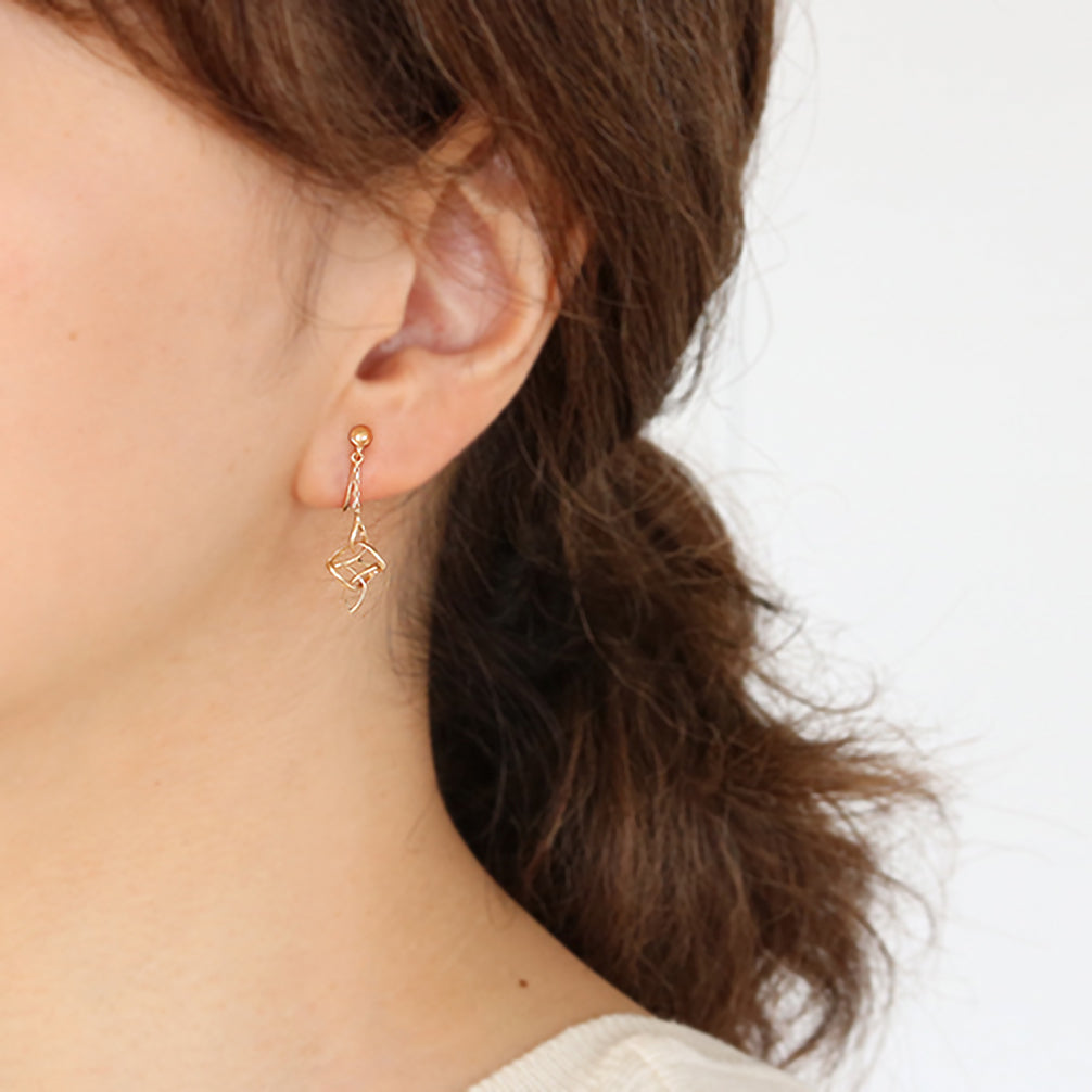 K18イヤリング《ZH10168-YG》