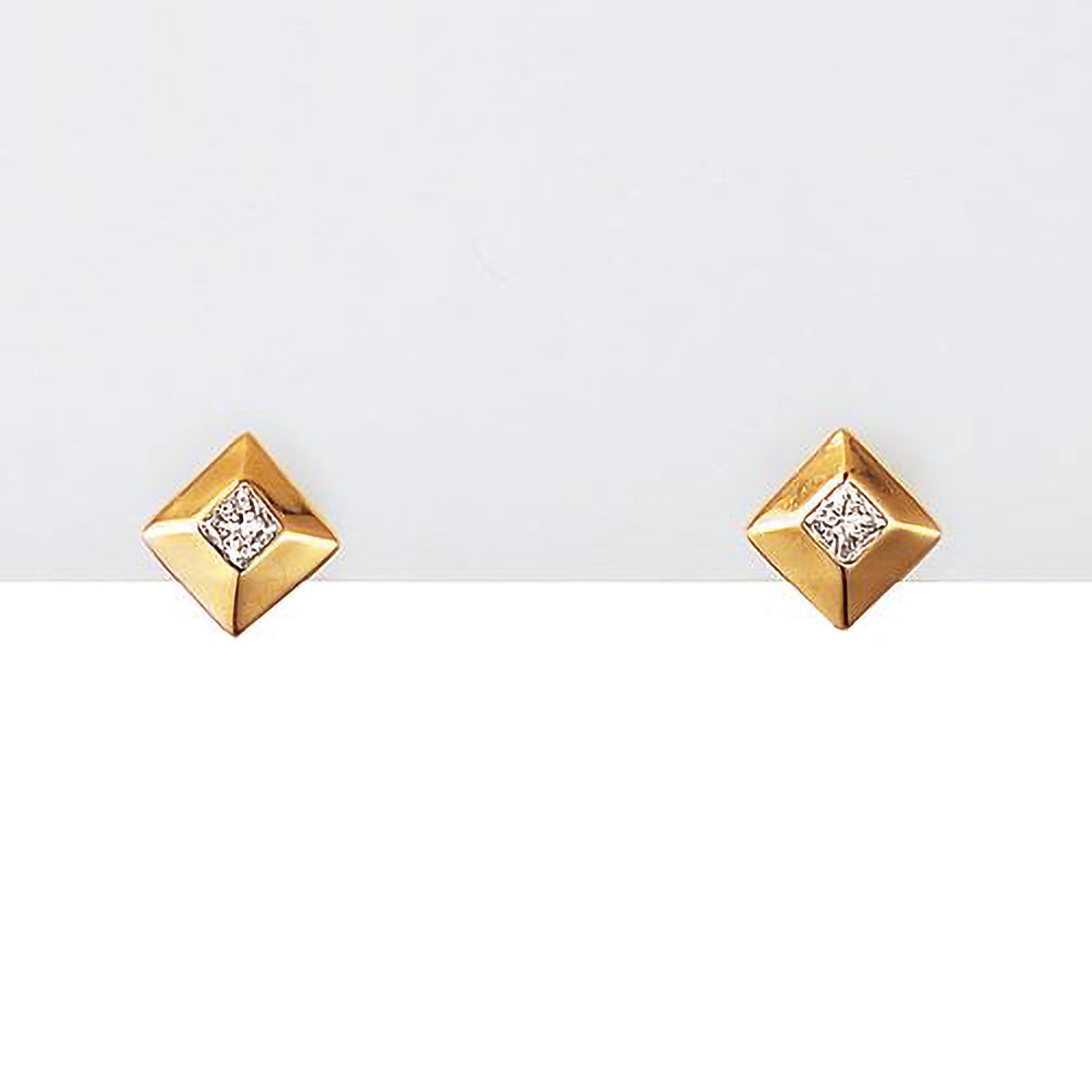 ダイヤモンド K18ピアス(4月誕生石)《ZH10172-PG》