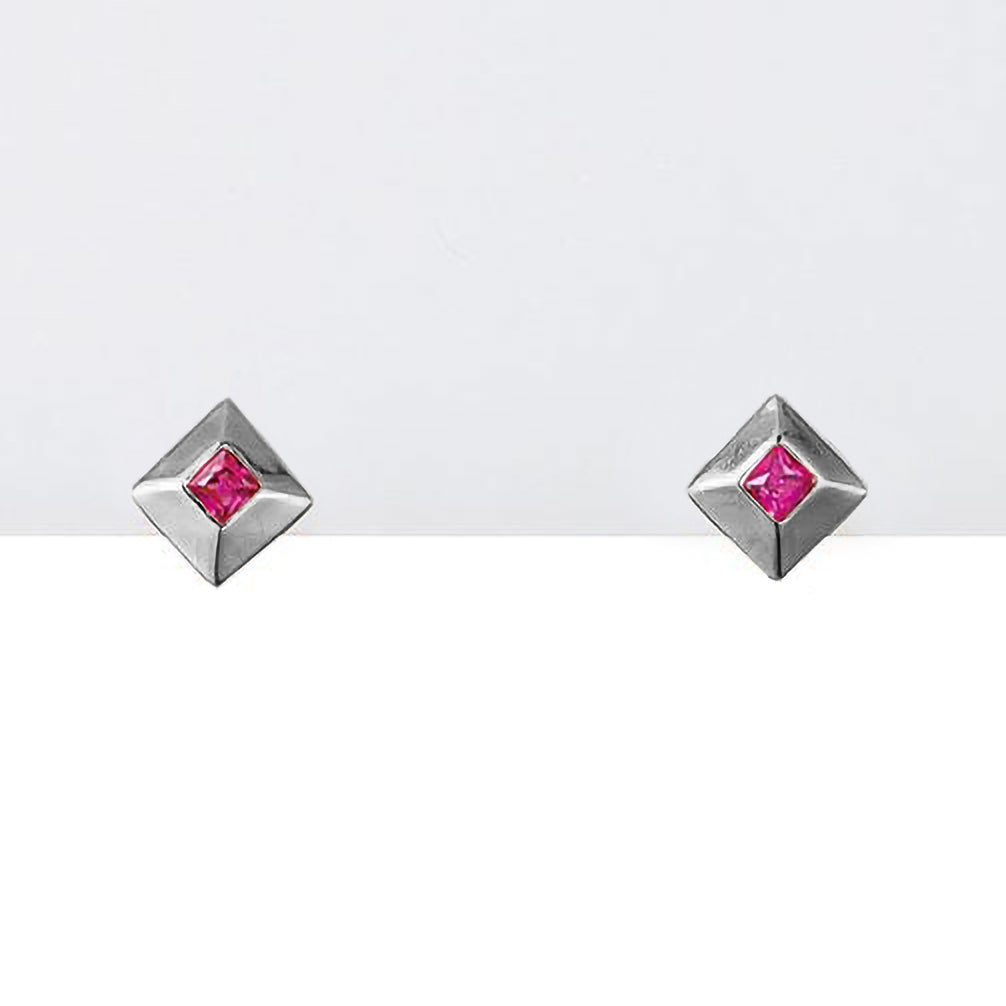 ルビー プラチナピアス(7月誕生石)《ZH10173-PT》