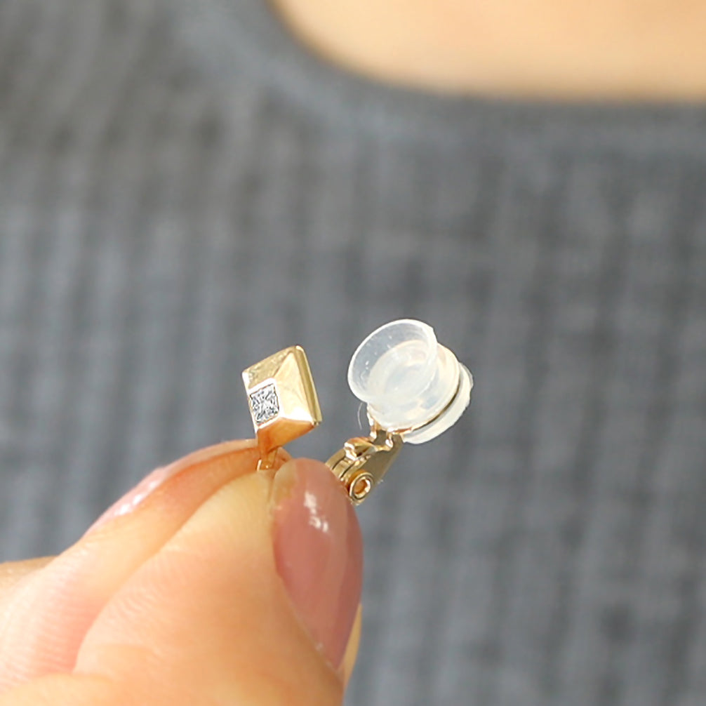 ダイヤモンド K18イヤリング(4月誕生石)《ZH10175-YG》