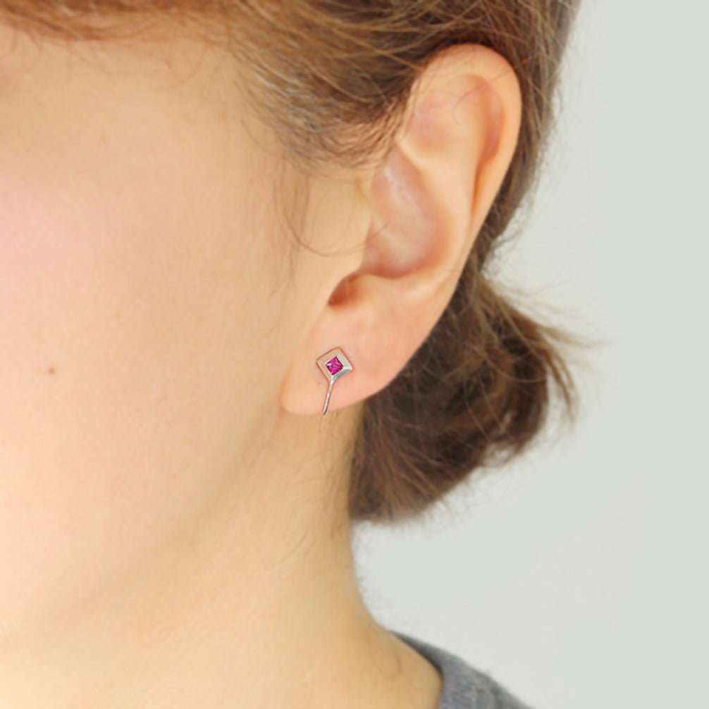 ルビー K14イヤリング(7月誕生石)《ZH10176-WG》