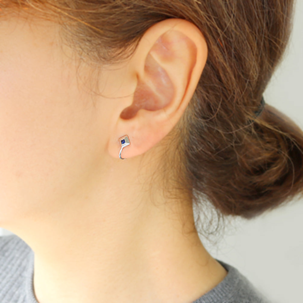 サファイア K14イヤリング(9月誕生石)《ZH10177-WG》