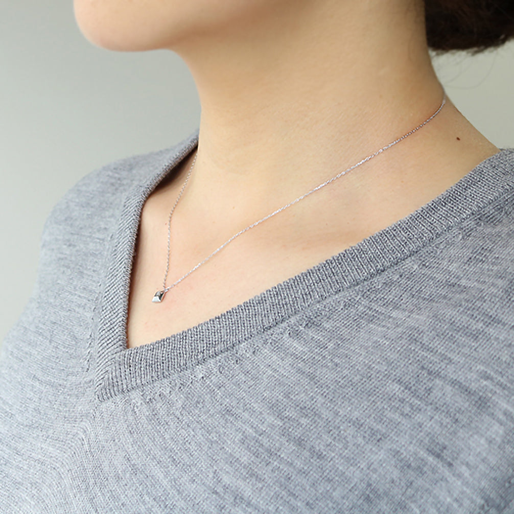 ダイヤモンド プラチナネックレス(4月誕生石)《ZH10178-PT》