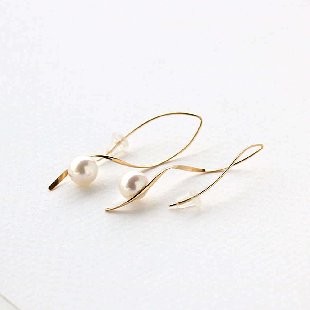 パール K18ピアス(アコヤ真珠/6月誕生石)《ZH10208-YG》