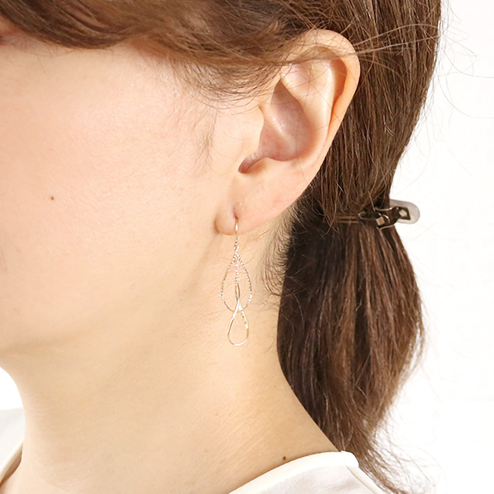 K18ピアス《ZH10241-YG》