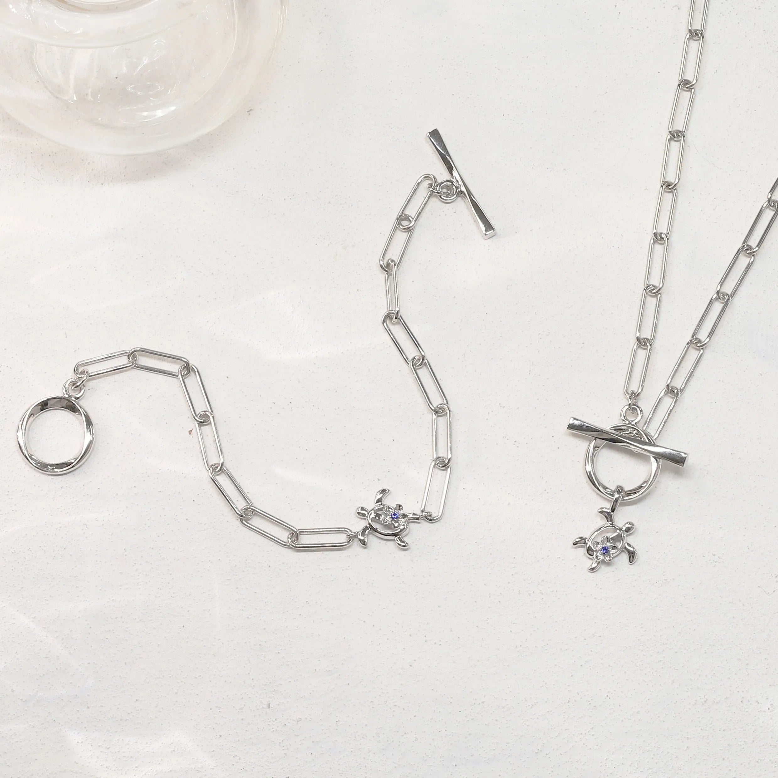 ブルーサファイア SVネックレス(クレサンベール/モンプレジール/ホヌモチーフ)《WPDS4290》