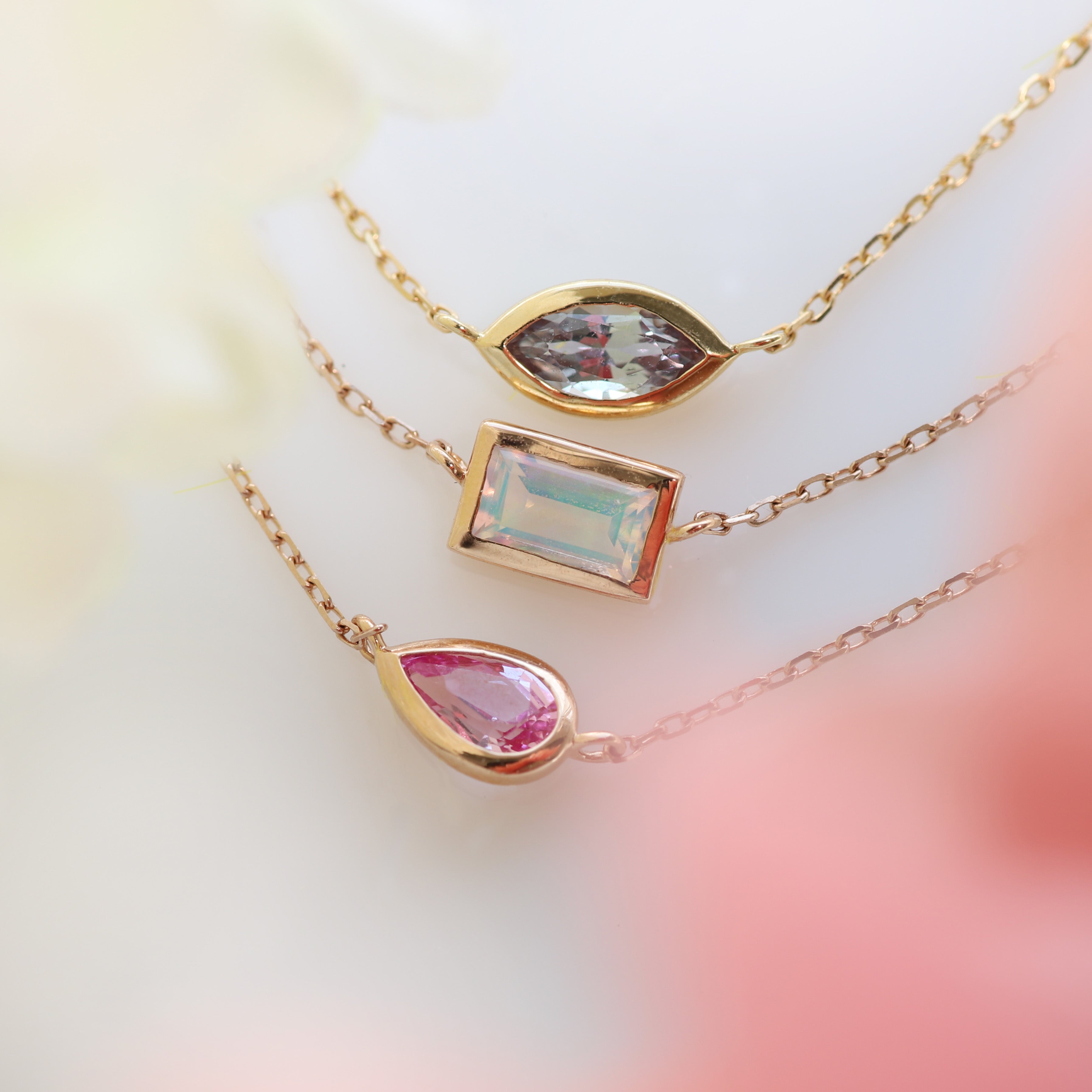 ピンクサファイア K18ネックレス(クレサンベール/ペアシェイプ/モンプレジール/スキンジュエリー/9月誕生石)《WPDM4049》