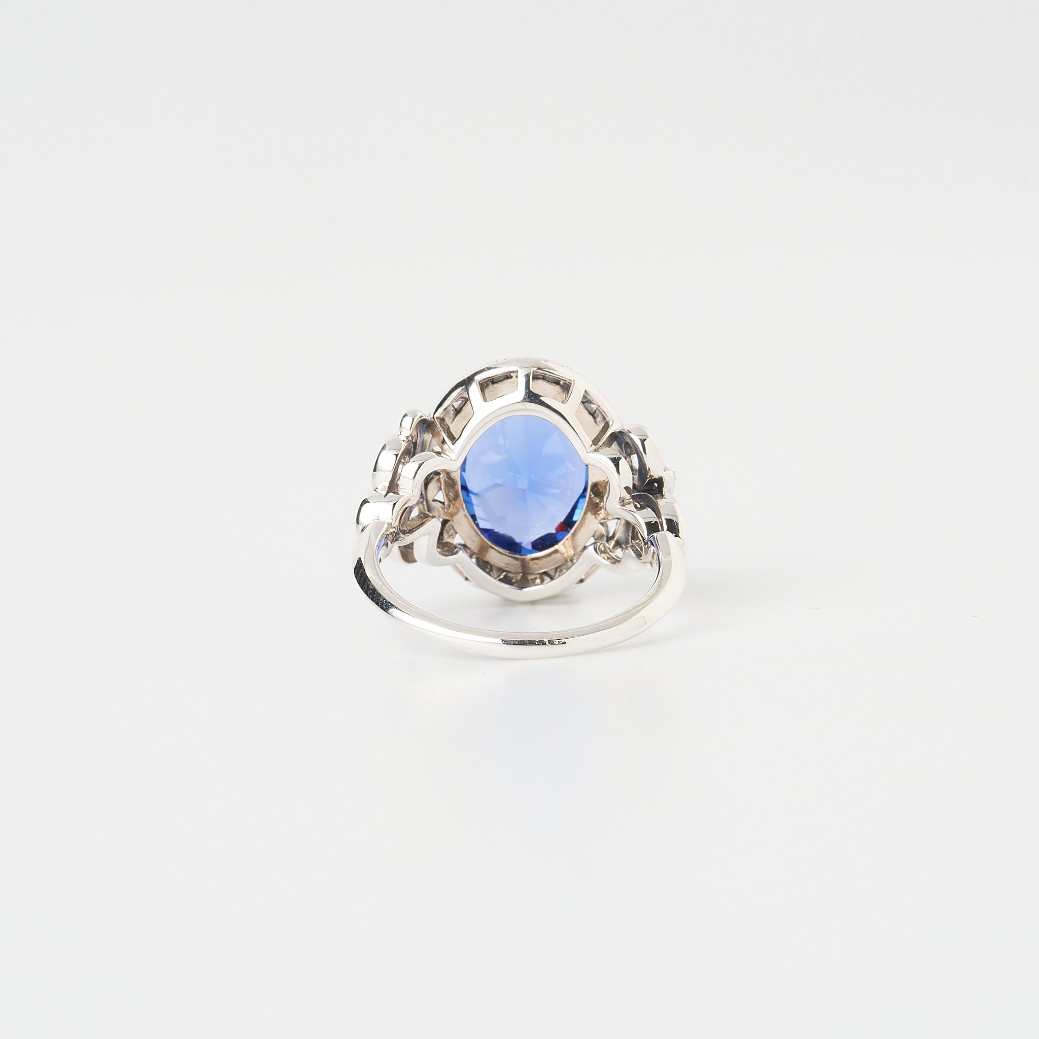 サファイア/ホワイトトパーズ シルバーリング(いぶし銀仕上げ/LGS/English Garden/ツタ・アラベスクモチーフ)《WRGGS005》