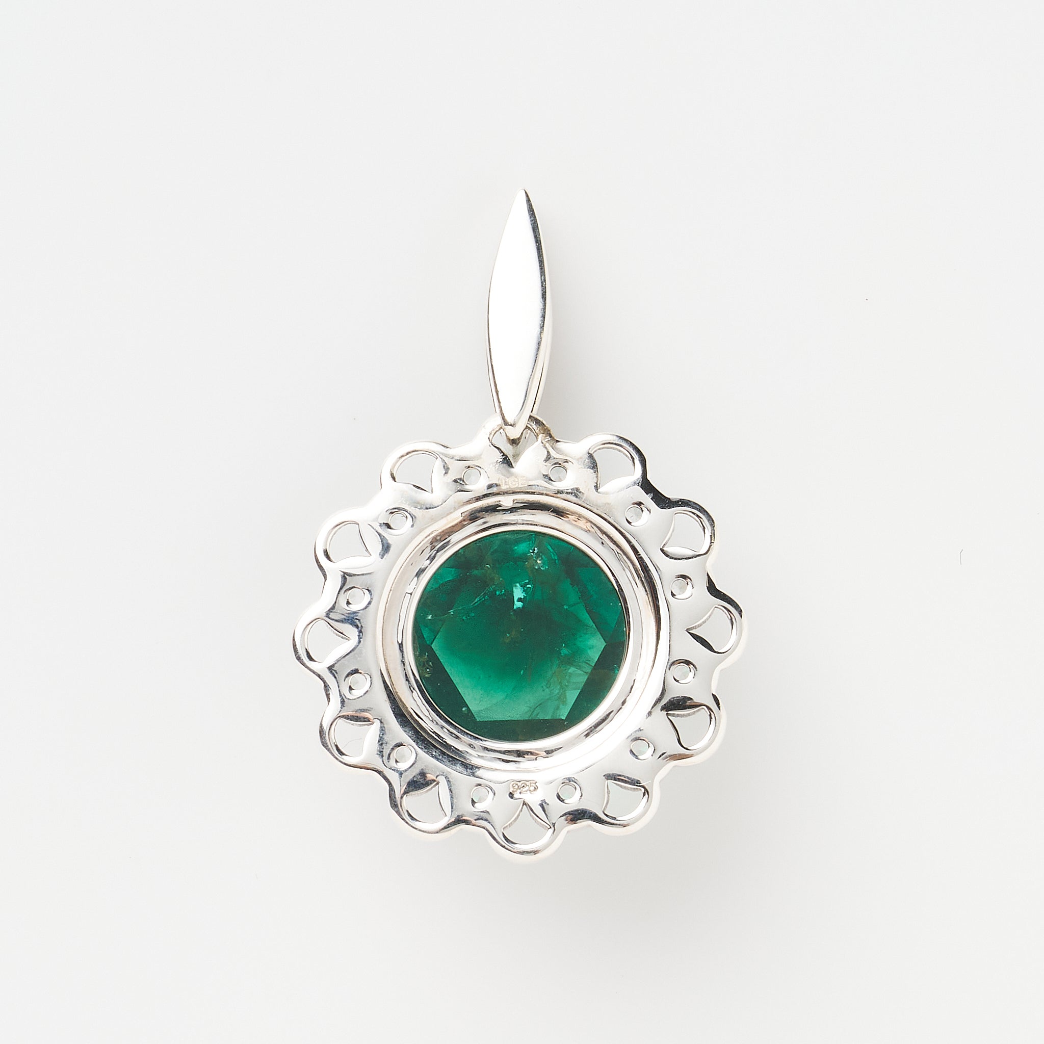 エメラルド/ホワイトトパーズ シルバーペンダントトップ(いぶし銀仕上げ/LGE/English Garden/ダリアモチーフ)《WPDGE006》