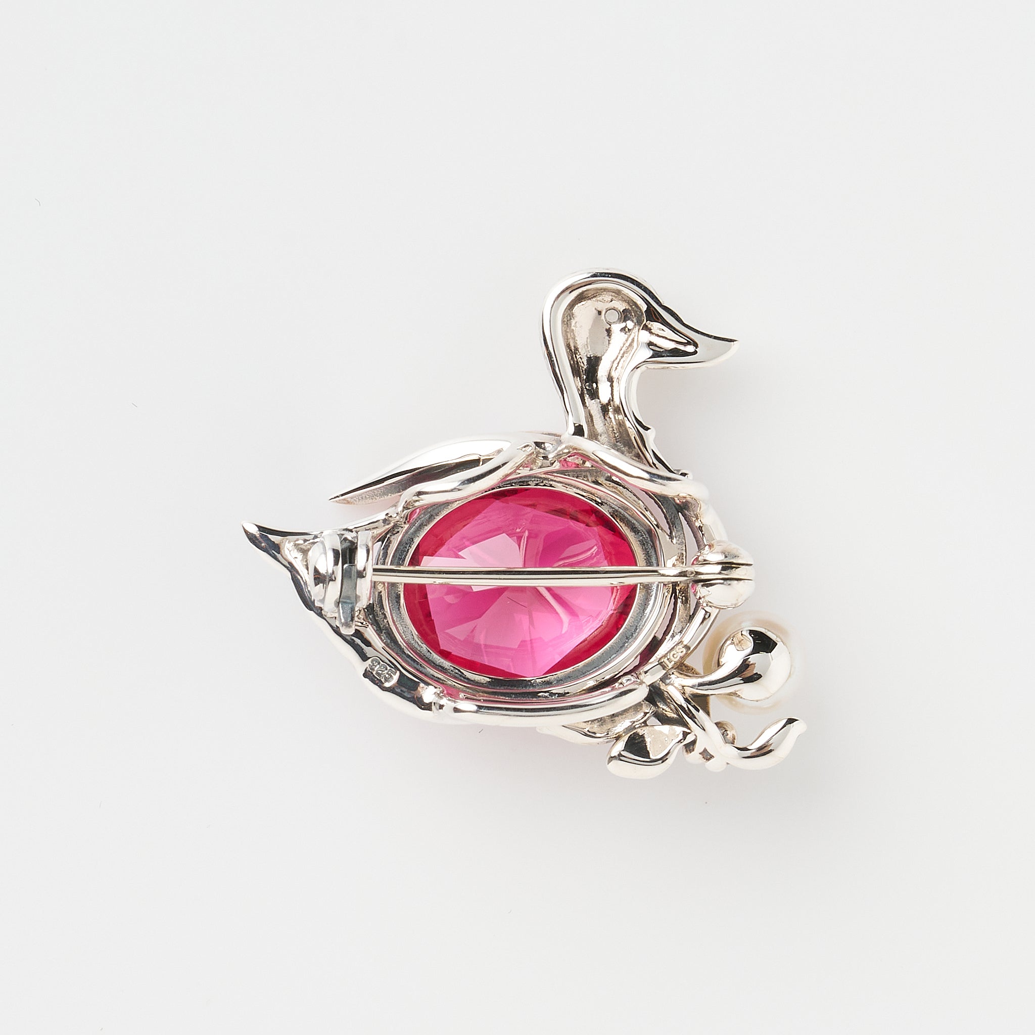 サファイア/ホワイトトパーズ シルバーブローチ兼ペンダントトップ(いぶし銀仕上げ/LGS/English Garden/庭の小さな来訪者たちモチーフ)《WBRGP010》