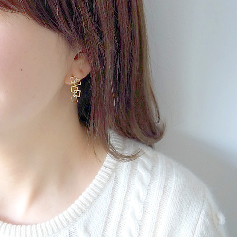 K18刻印入り ピアス アクセサリーのプレゼント K18YG オーバル ピアス 18金イエロー