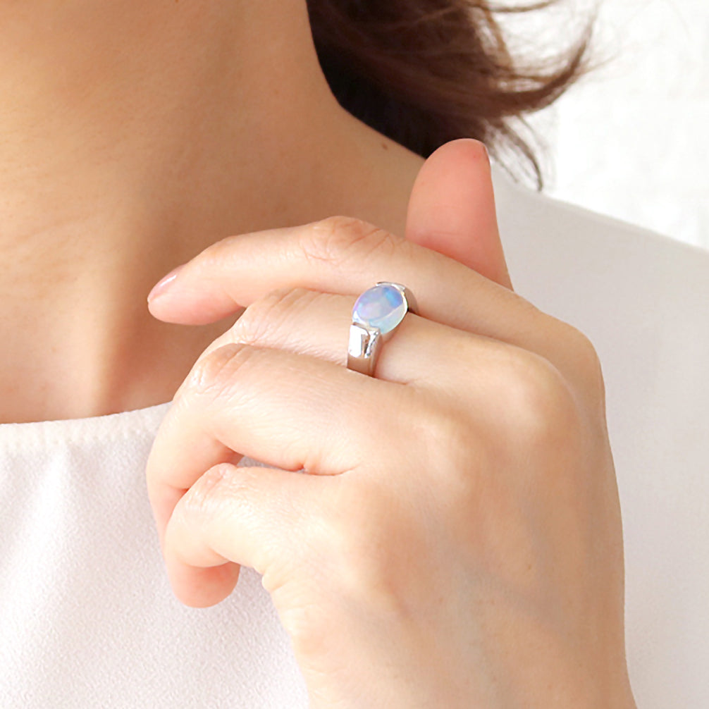 ダイアモンドは無色透明でオパール プラチナリング - リング