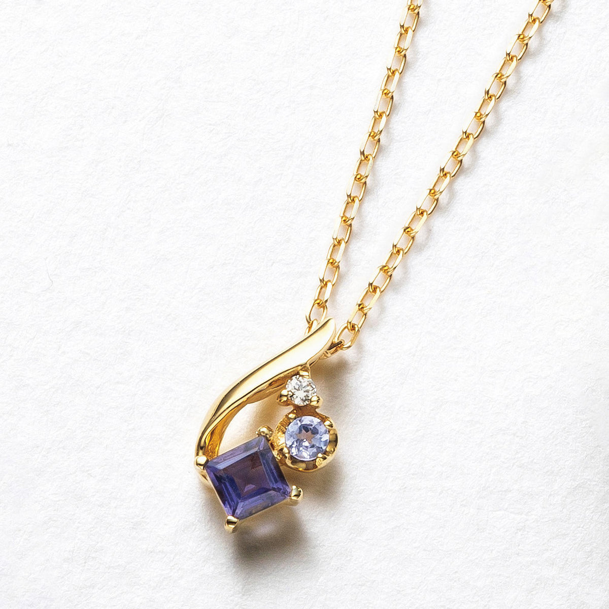Kyocera JewelryのK18ネックレス