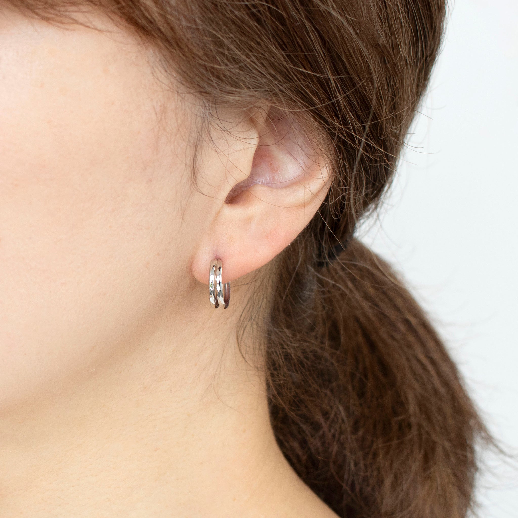 プラチナピアス(フープ)《24C30108》 | 京セラジュエリー オンラインストア 