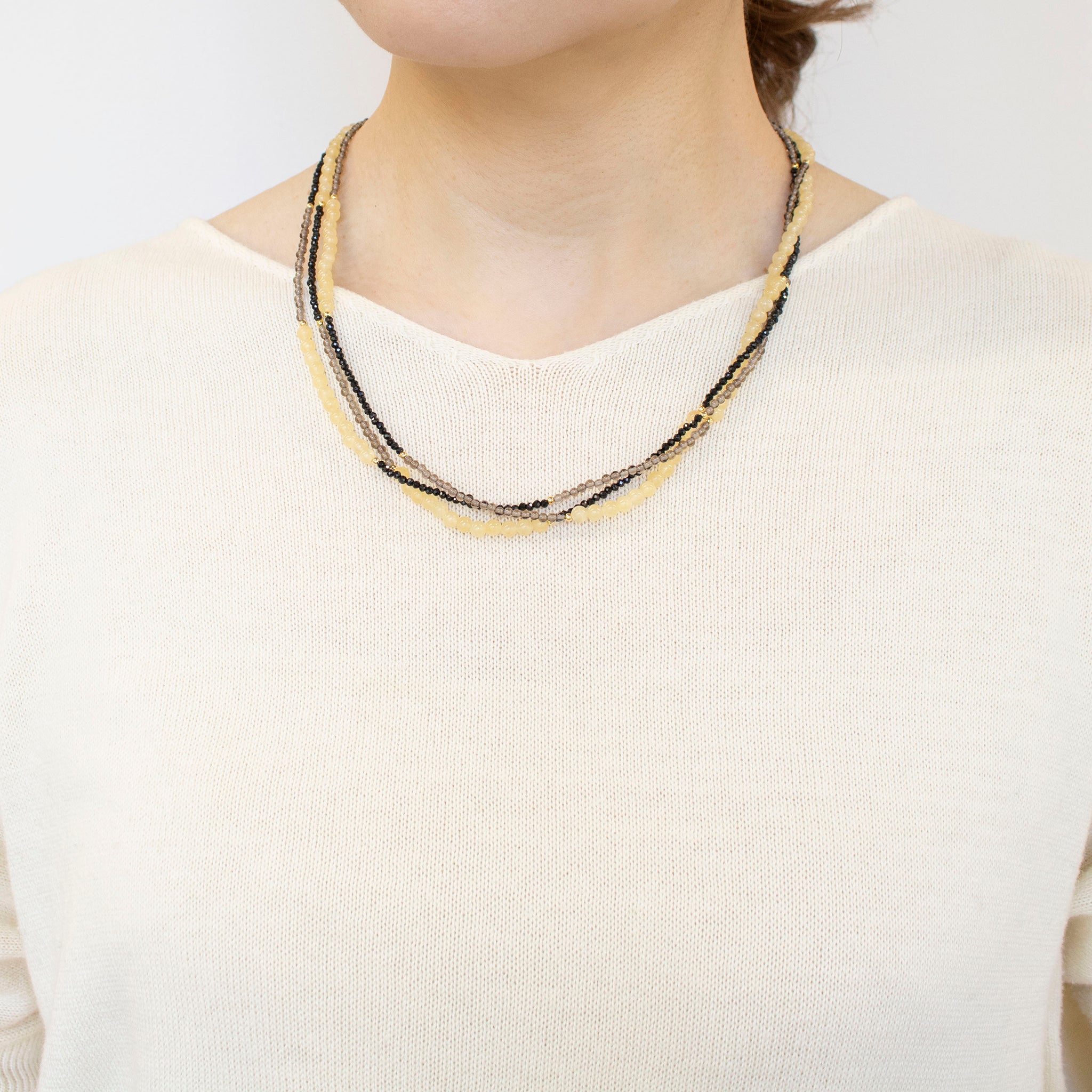 カルサイト/スモーキークォーツ/ブラックスピネル シルバーネックレス  