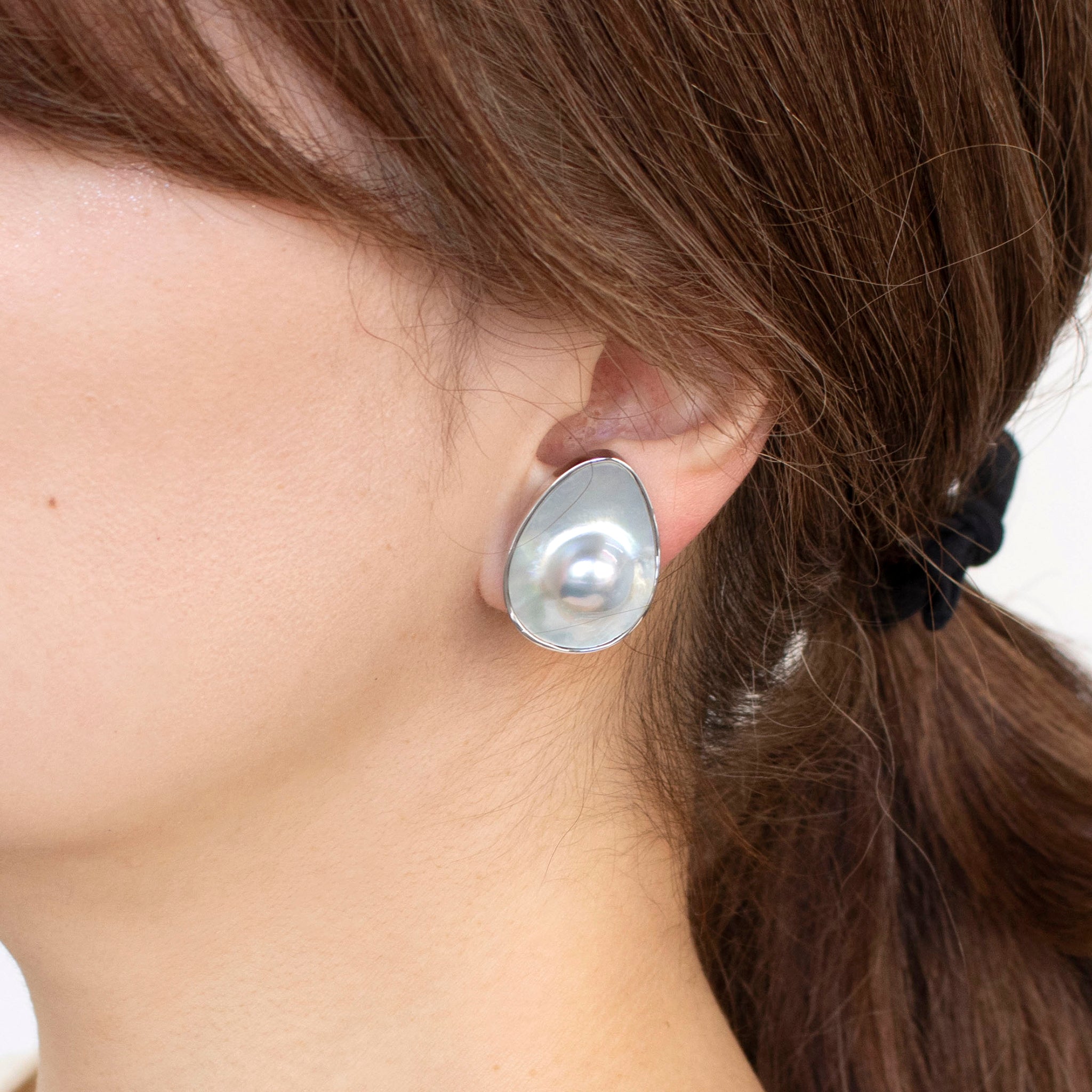 パール シルバーイヤリング(マベ真珠/6月誕生石)《24N02505》 | 京セラ  