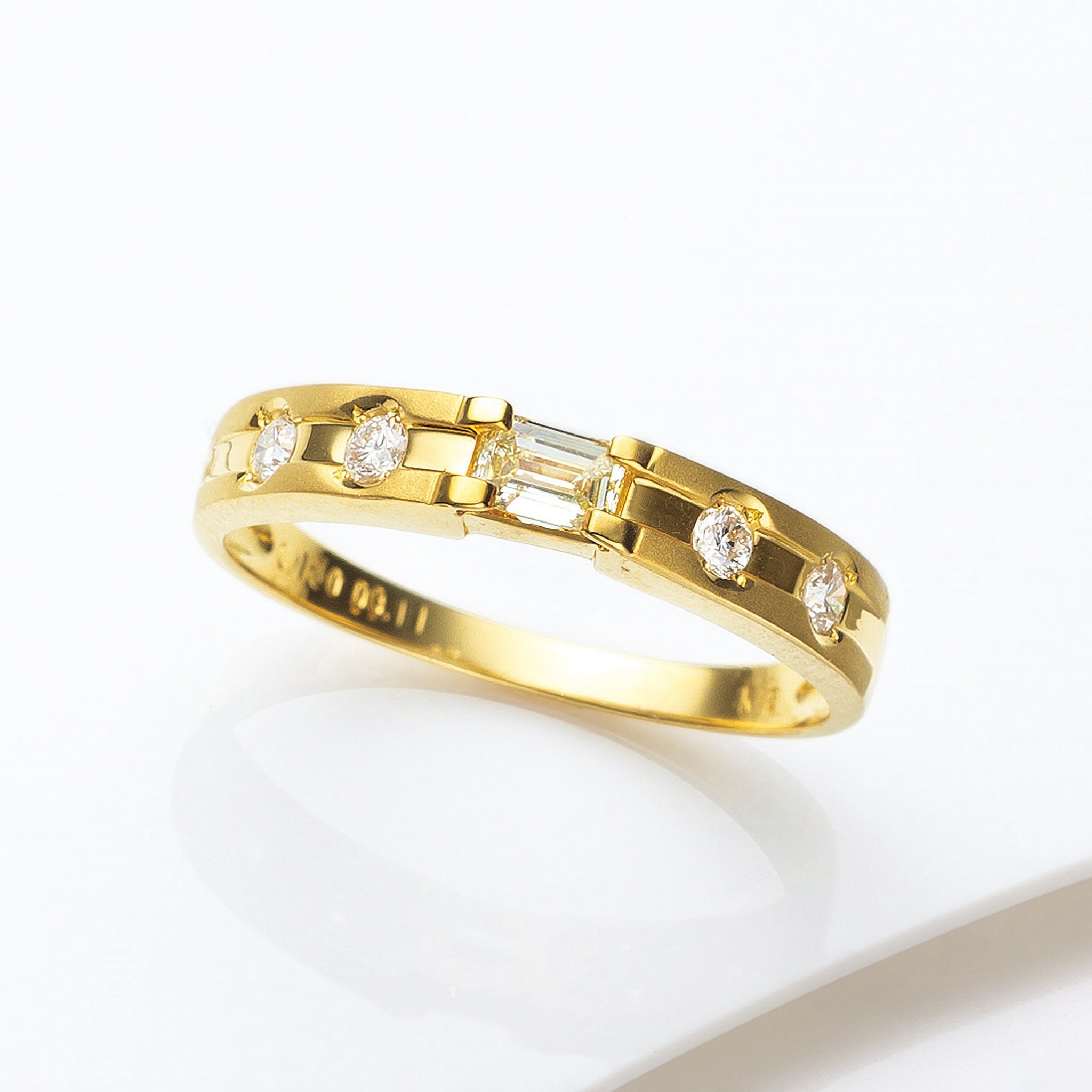 【限定6点】ダイヤモンド K18リング(0.13カラット/エメラルドカット/4月誕生石/グレーディングレポート付き)《25A00605》