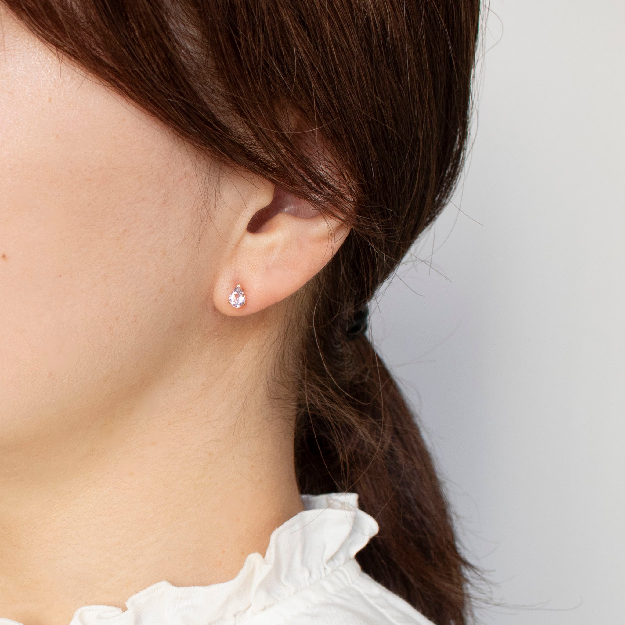 モルガナイト K18ピアス(ペアシェイプ/4月誕生石)《25A01010》