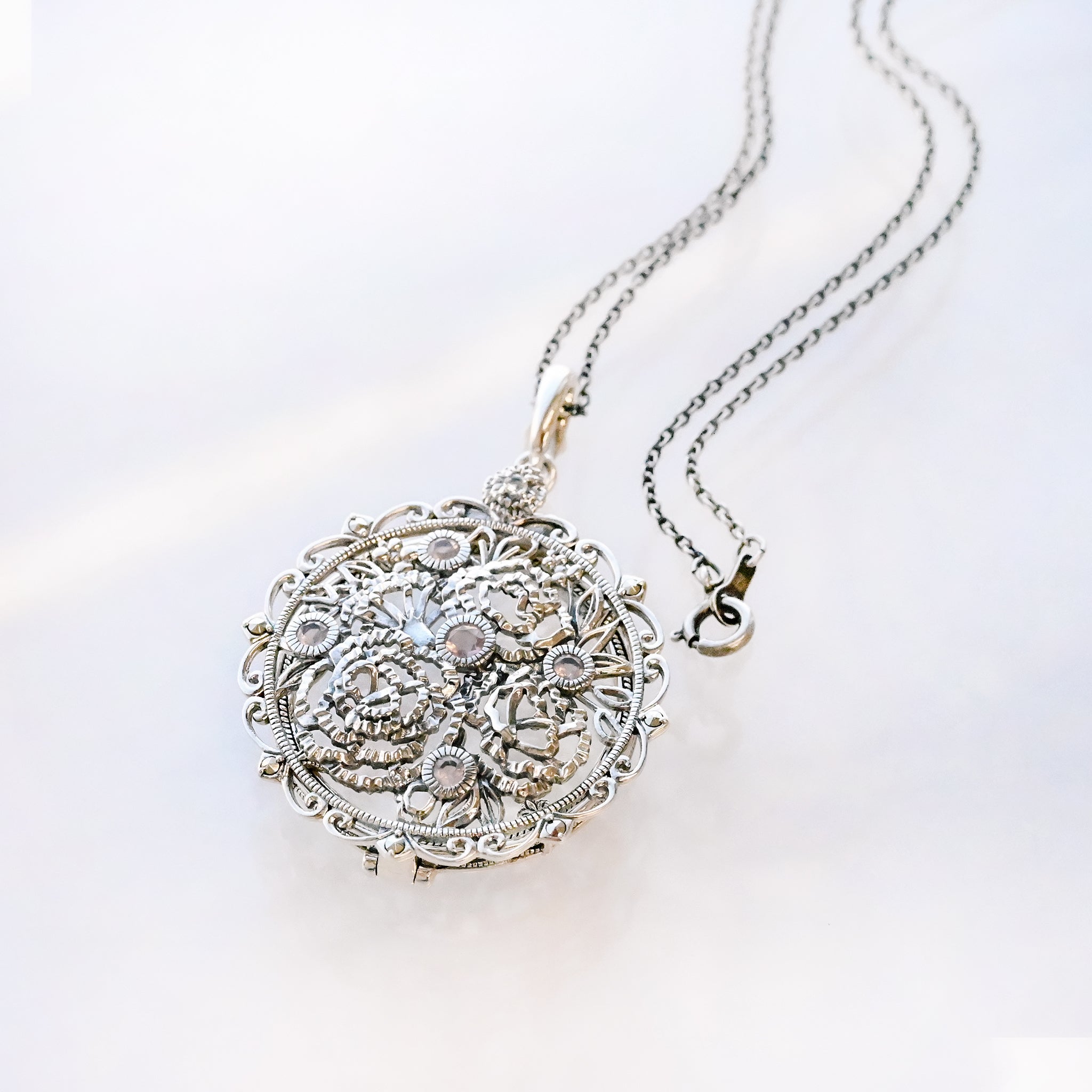 ローズクォーツ/ホワイトトパーズ シルバーネックレス(ルーペ付き/ロング/70cm)《25A04004》