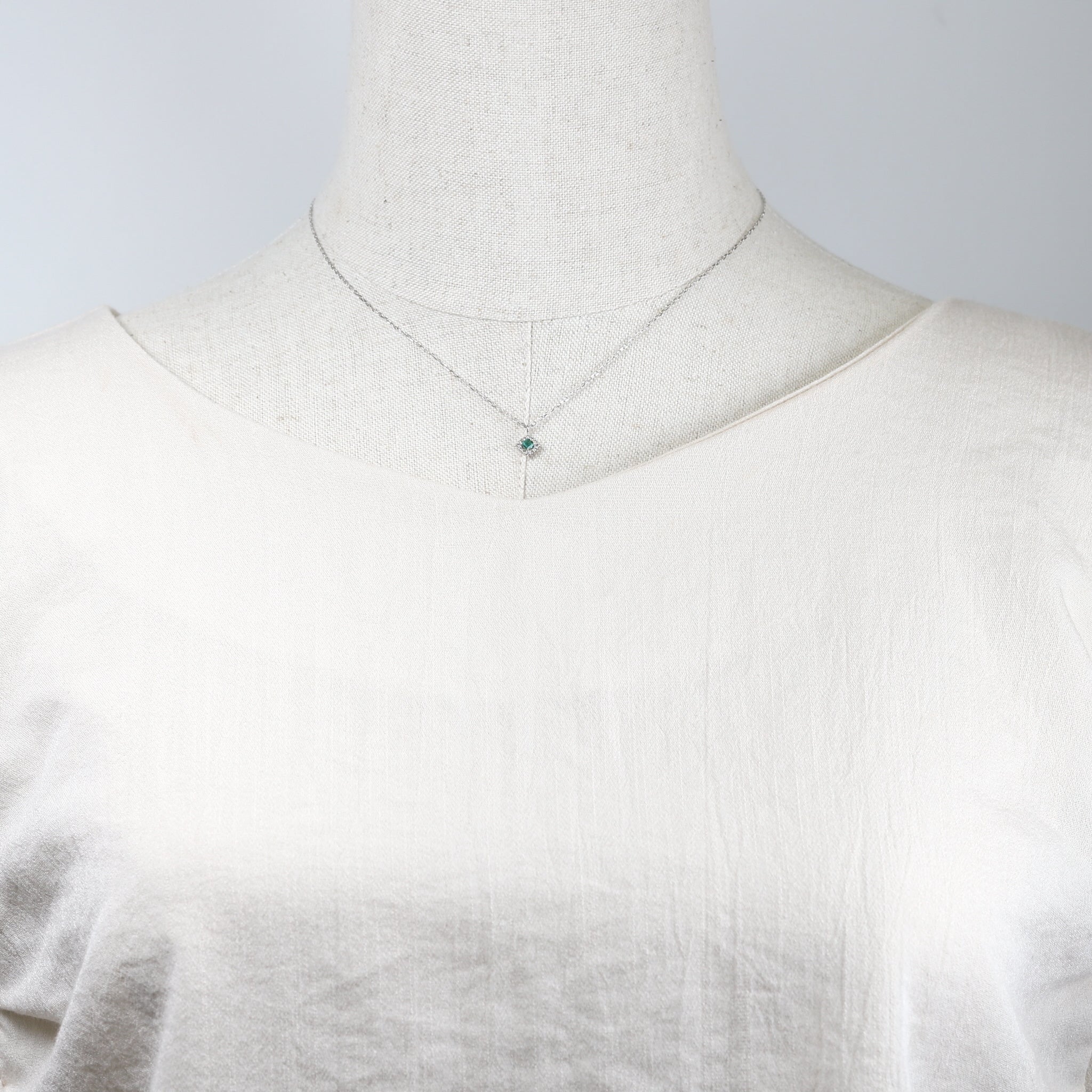 【美品】プラチナ900/850+天然エメラルド0.44ct　ネックレス fit=scale-down,w=1200