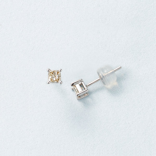 専用JF135★高級 ダイヤモンド1ct K18WG ピアス 楽天市場】k18 フラワー ピアス ダイヤモンド 0.70ct レディース