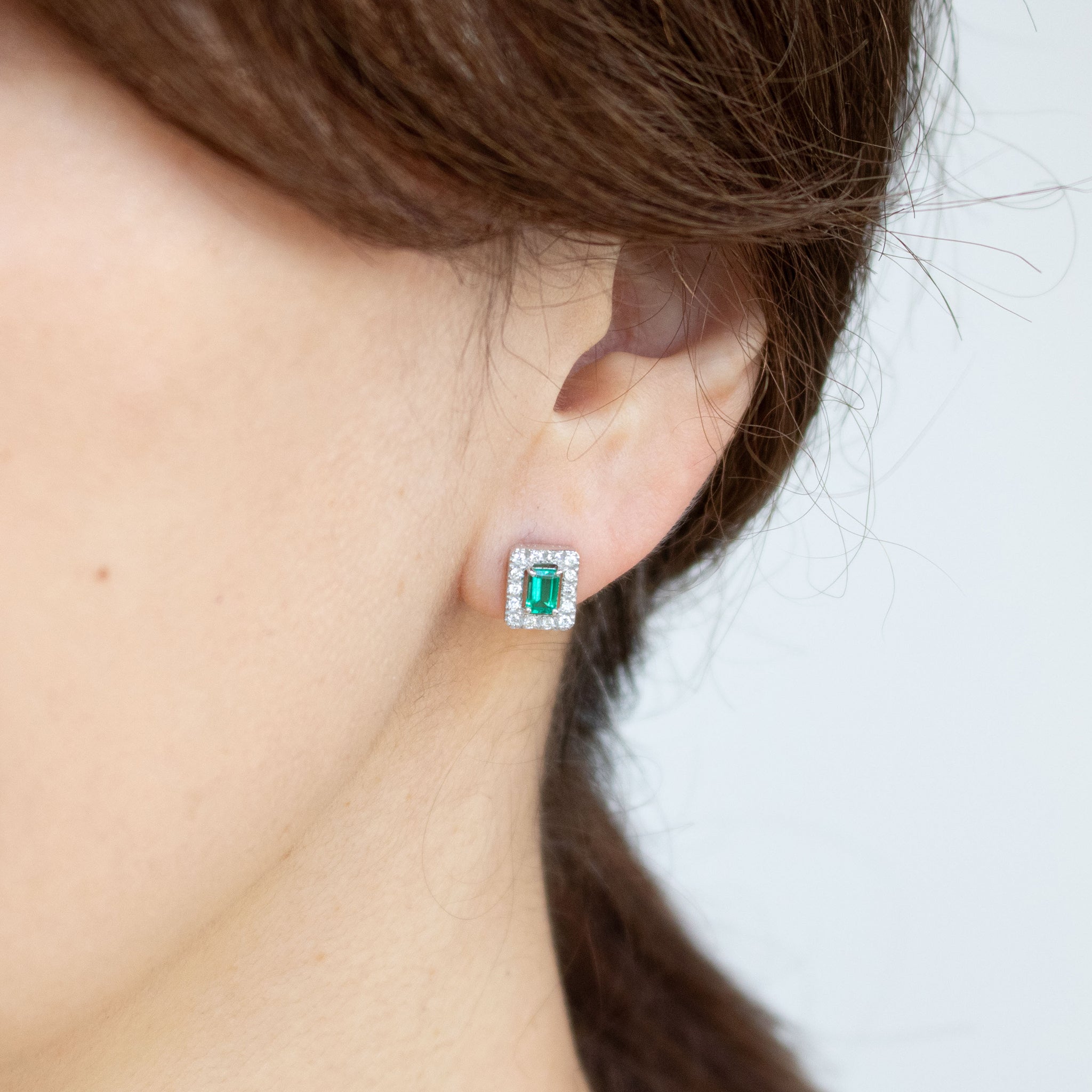 【限定1点】エメラルド/ダイヤモンド プラチナピアス(5月誕生石/鑑別書付)《25C80109》