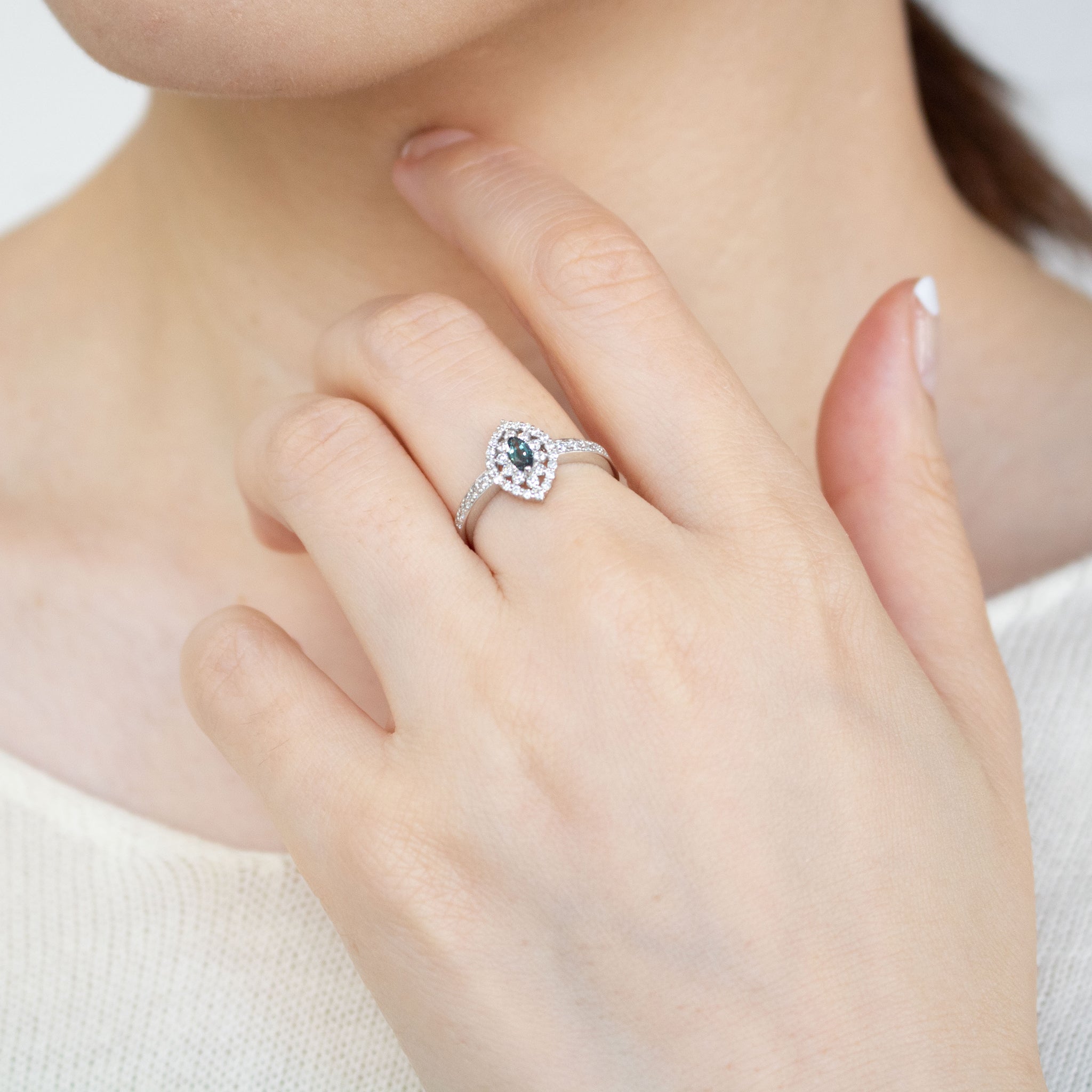 アレキサンドライト/ダイヤモンド プラチナリング(6月誕生石)《25C80116》