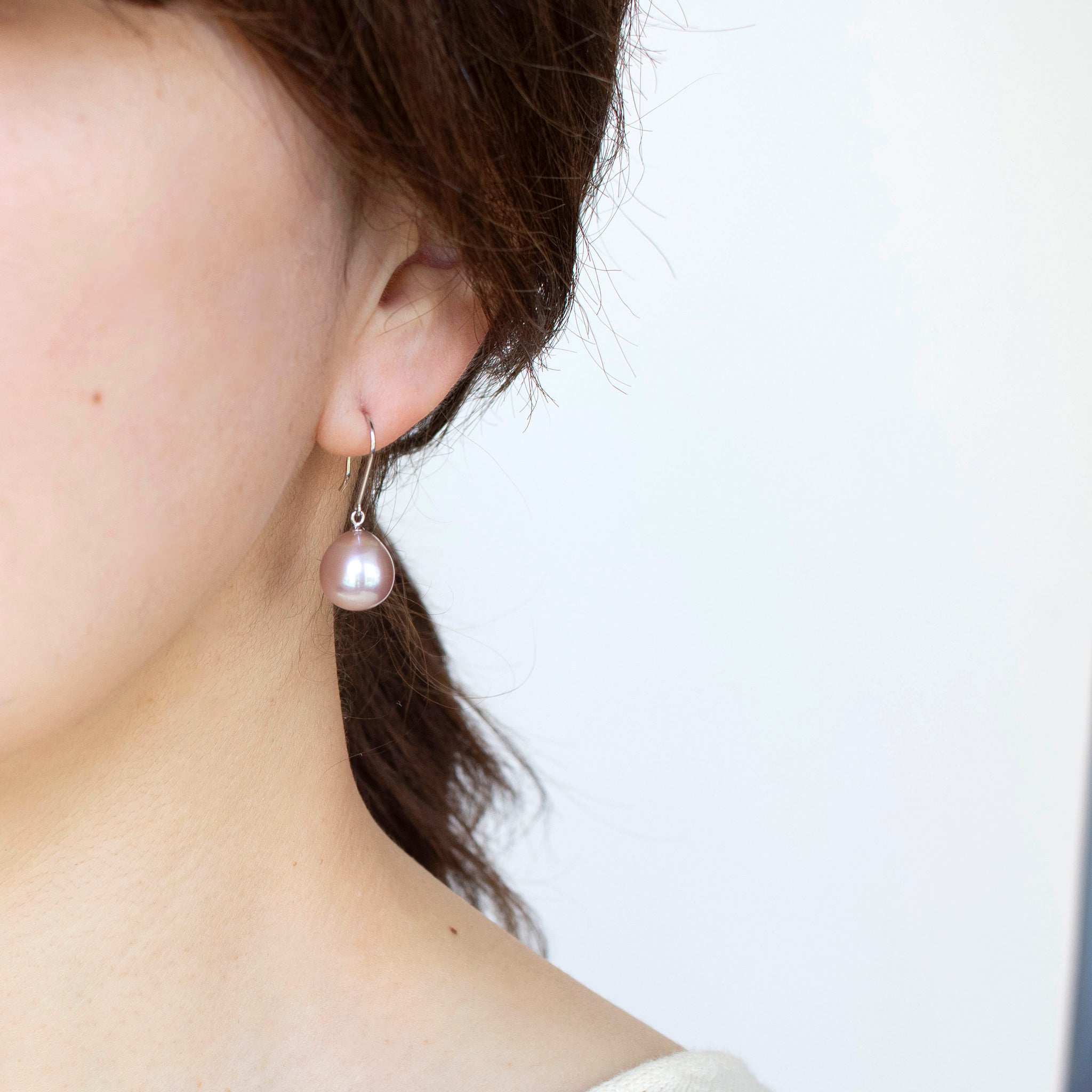 パール K18ピアス(淡水真珠/10mm/パープル系/6月誕生石)《25H01104》