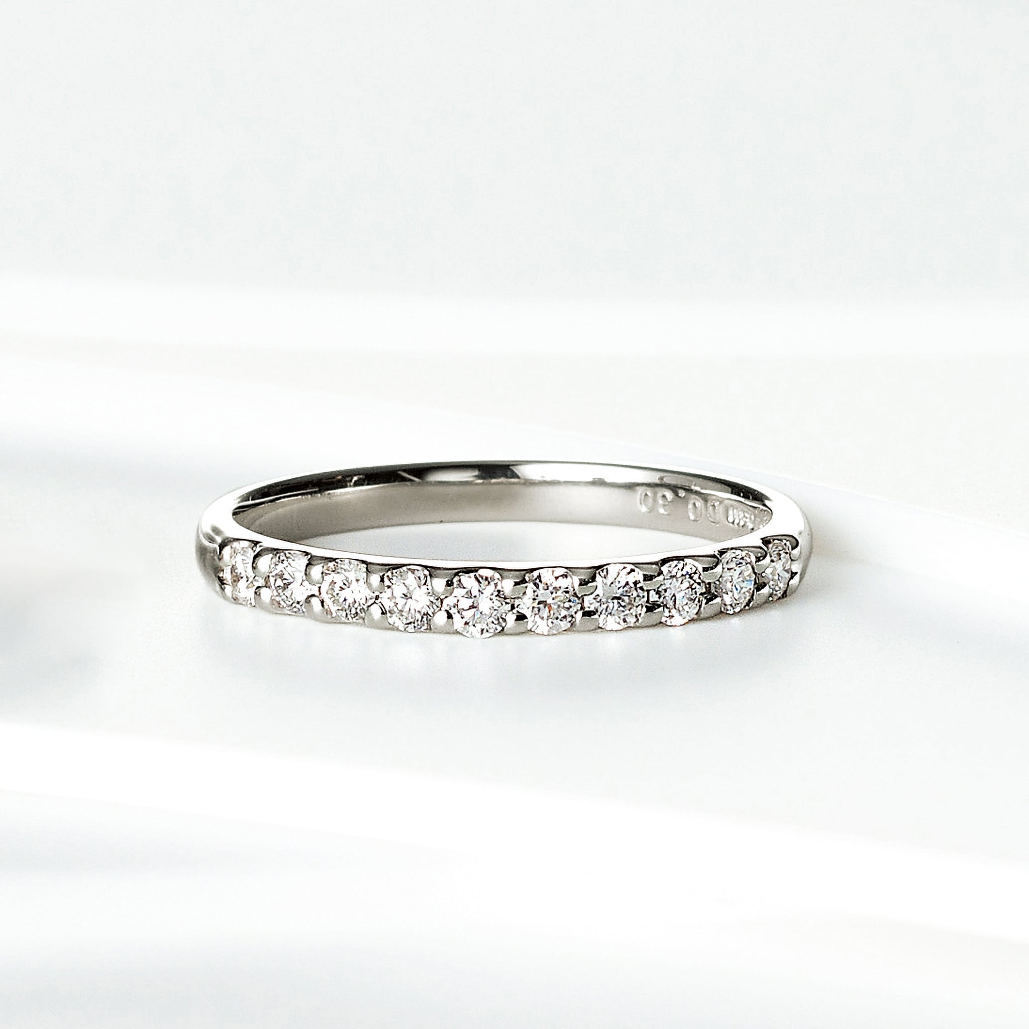 ハーフ エタニティリング レール留 ダイヤ 0.3ct プラチナ Pt