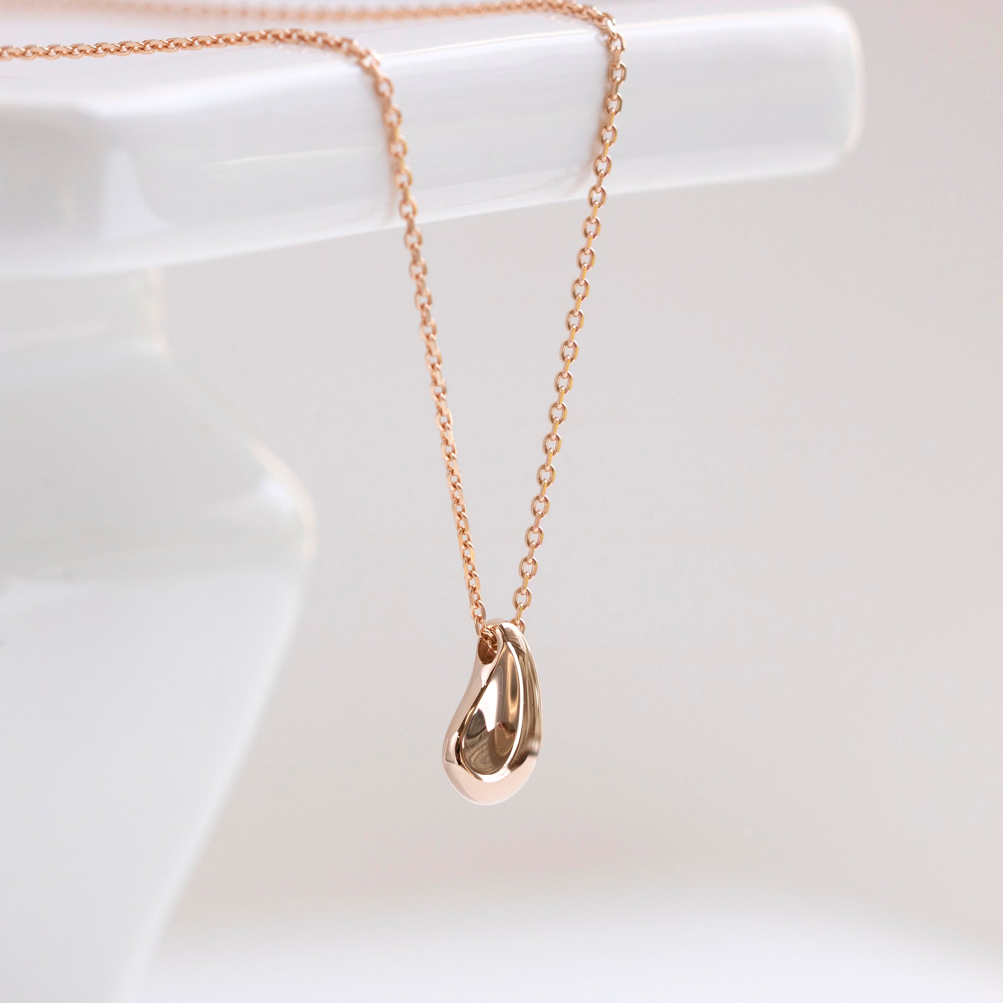 美品　star jewelry K18WG ネックレス　雫　刻印有 美品 star jewelry K18WG ネックレス 雫 刻印有 - メルカリ