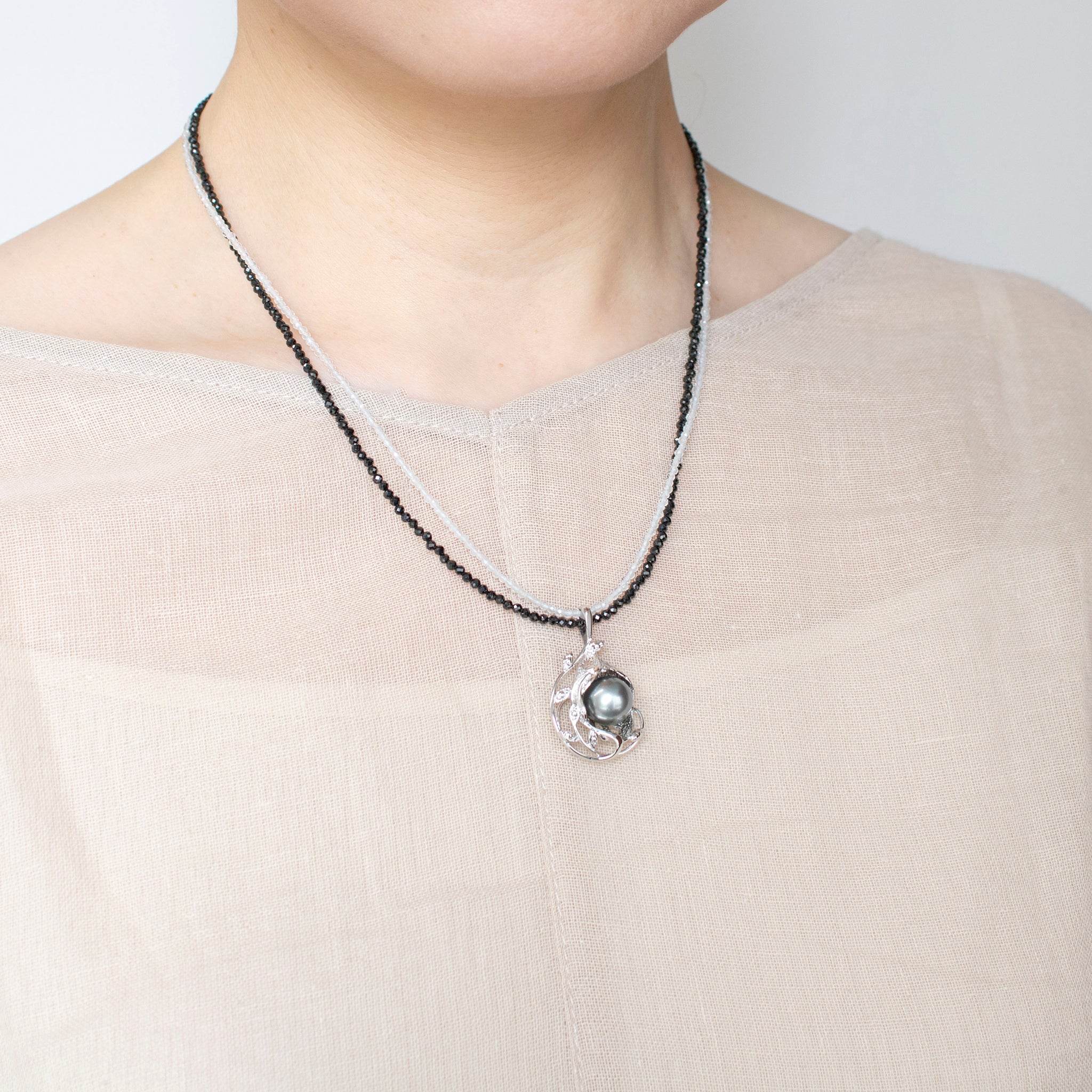 パール/スピネル シルバーネックレス(黒蝶真珠/9.5mm/2連/6月