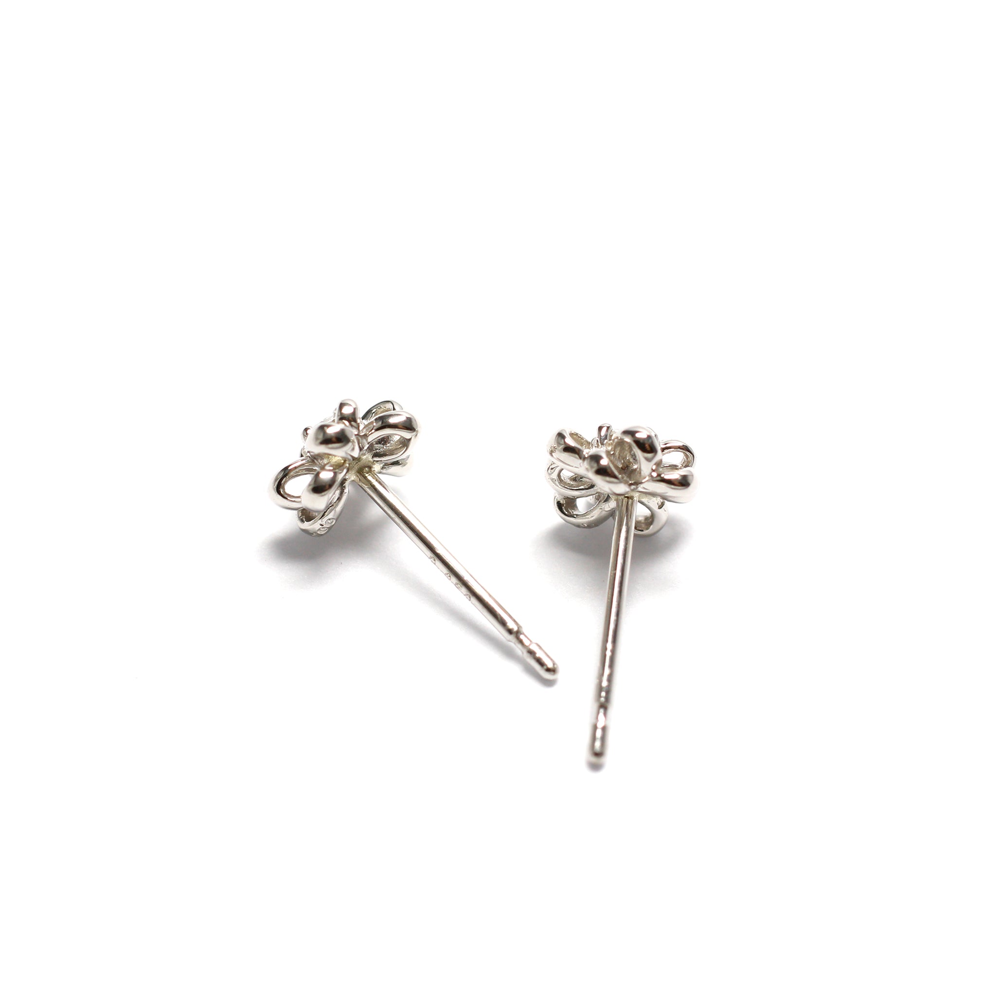 ダイヤモンド プラチナピアス(フラワーモチーフ/4月誕生石)《25H02707》