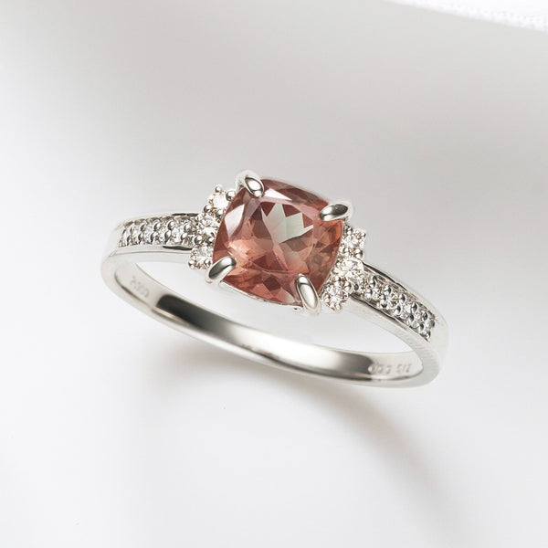 プラチナ　ダイヤ　宝石　リング プラチナ ダイヤモンド リング（中石0.198ct 脇石0.46ct・E
