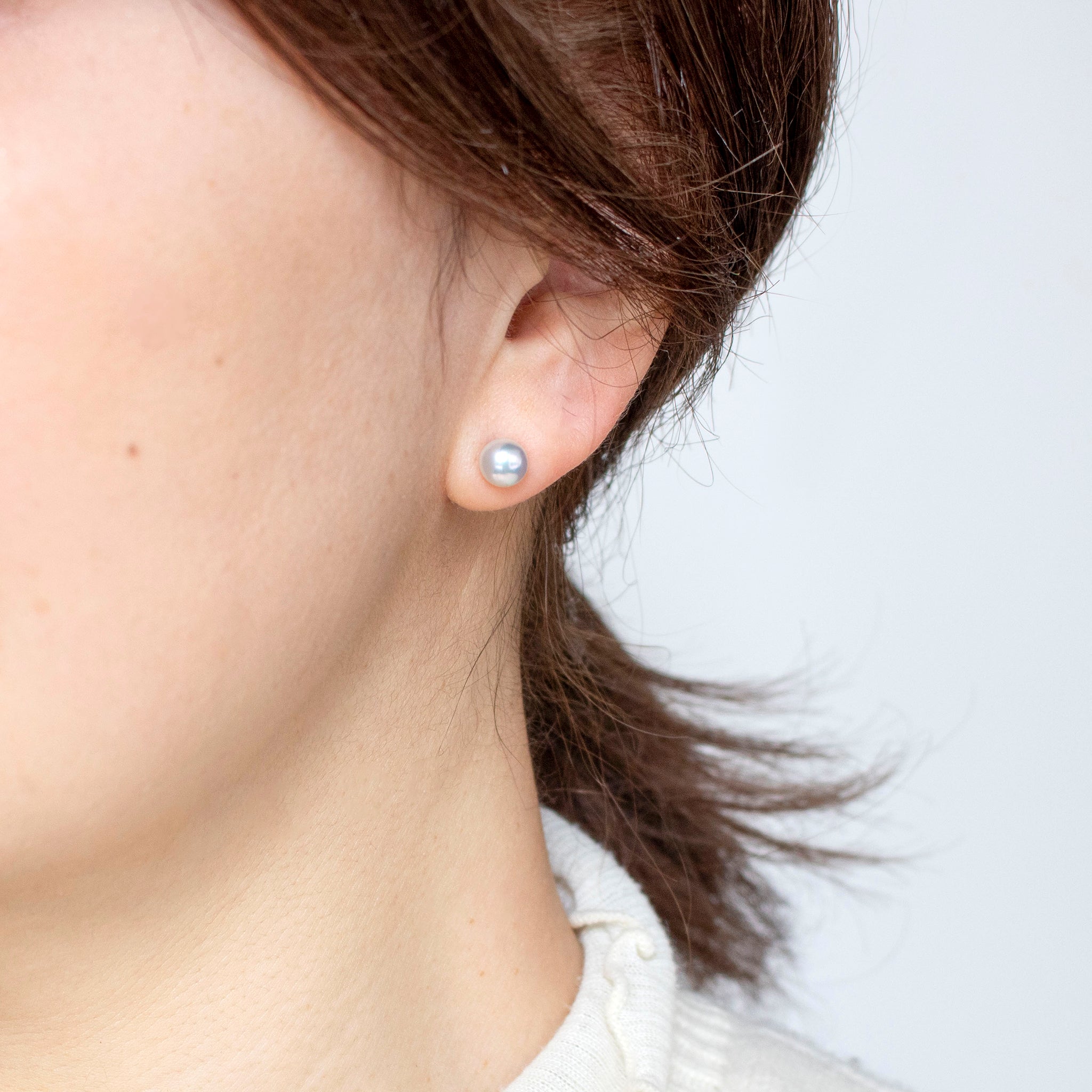 【限定7点】パール プラチナピアス(アコヤ真珠/5.5mm/ナチュラルブルー/6月誕生石)《25N01006》