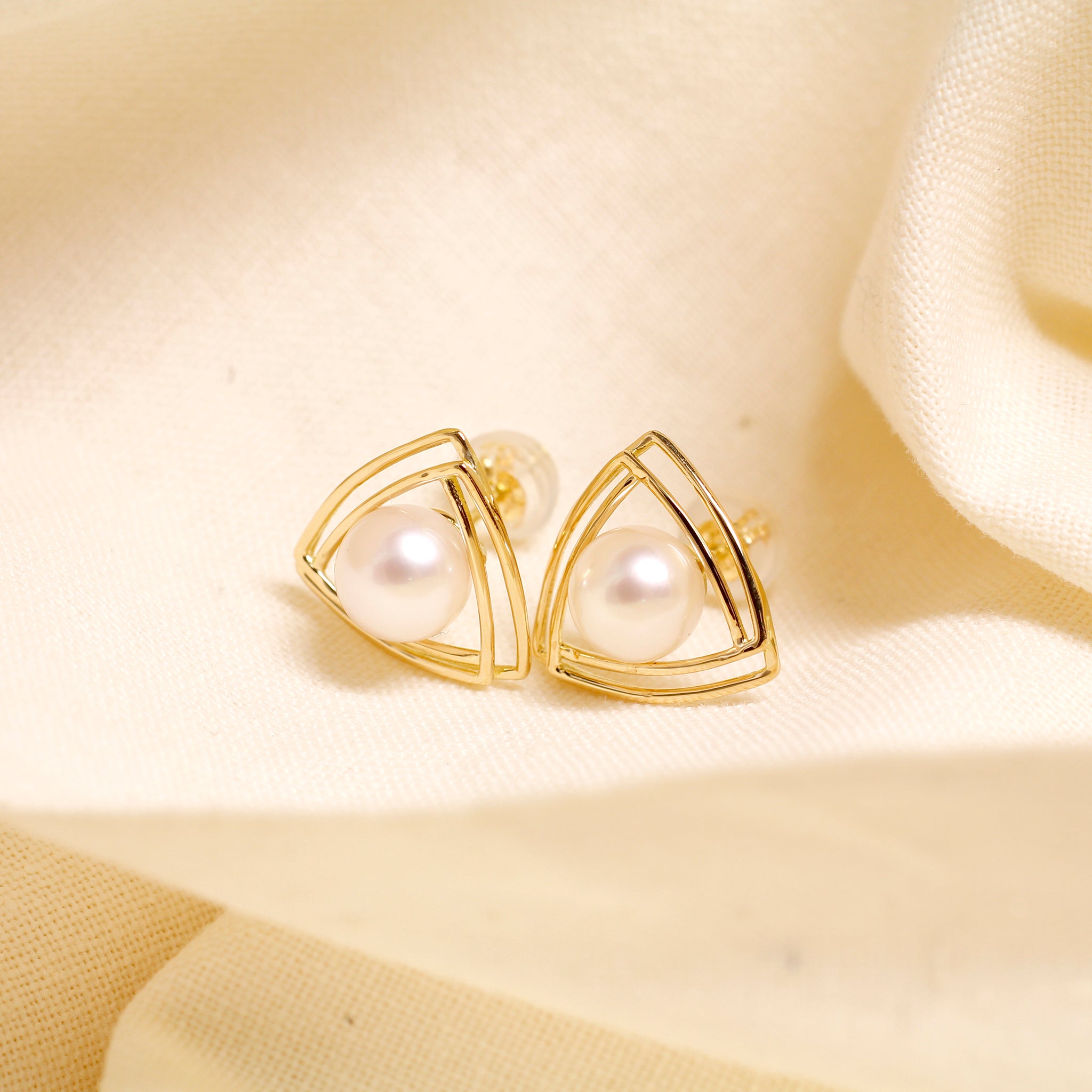 パール K18ピアス(アコヤ真珠/6mm/6月誕生石)《25N01106》