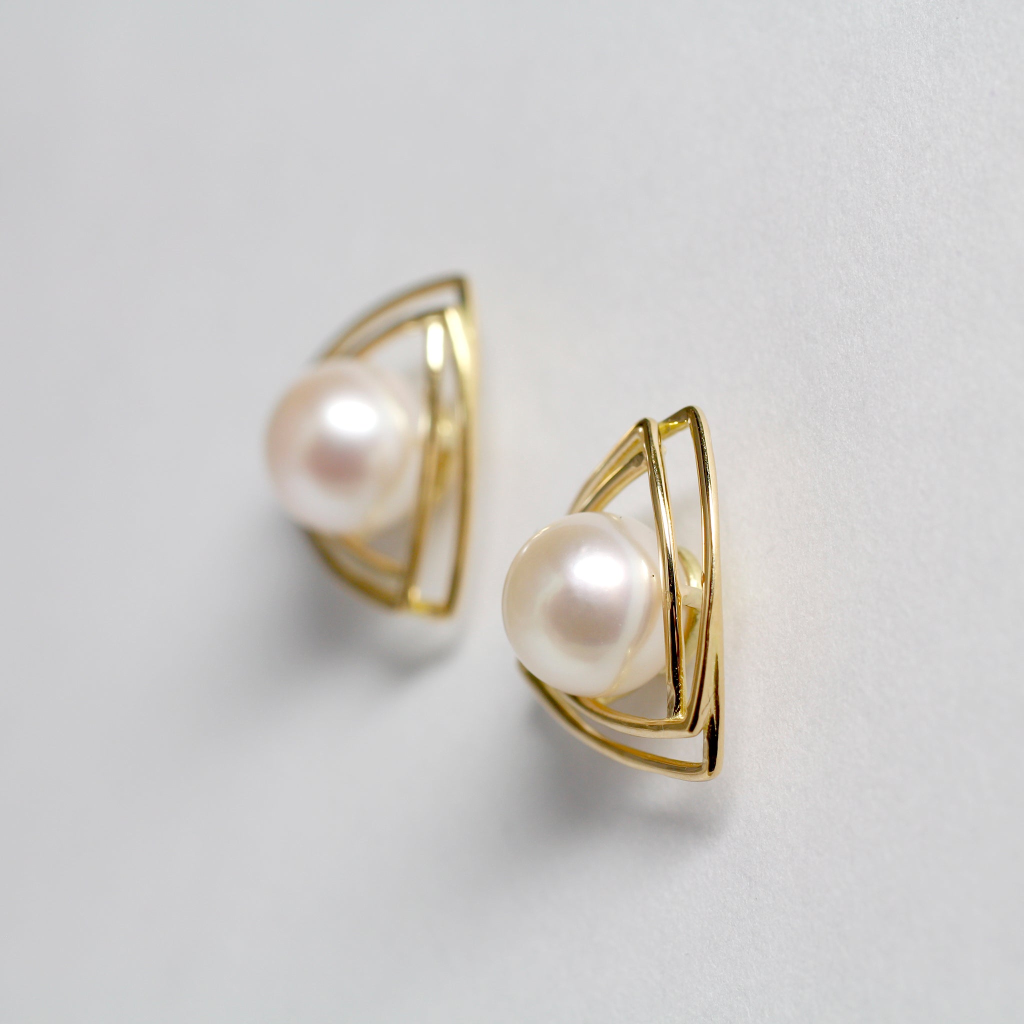 パール K18ピアス(アコヤ真珠/6mm/6月誕生石)《25N01106》
