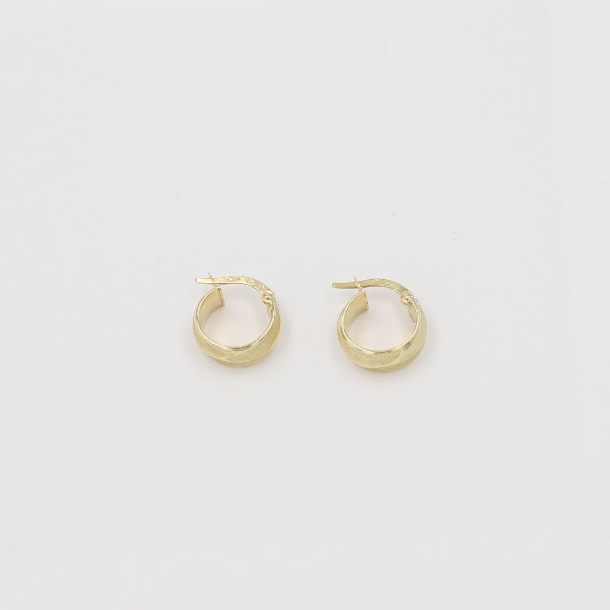K18ピアス(イタリア製/フープ)《25N01203》