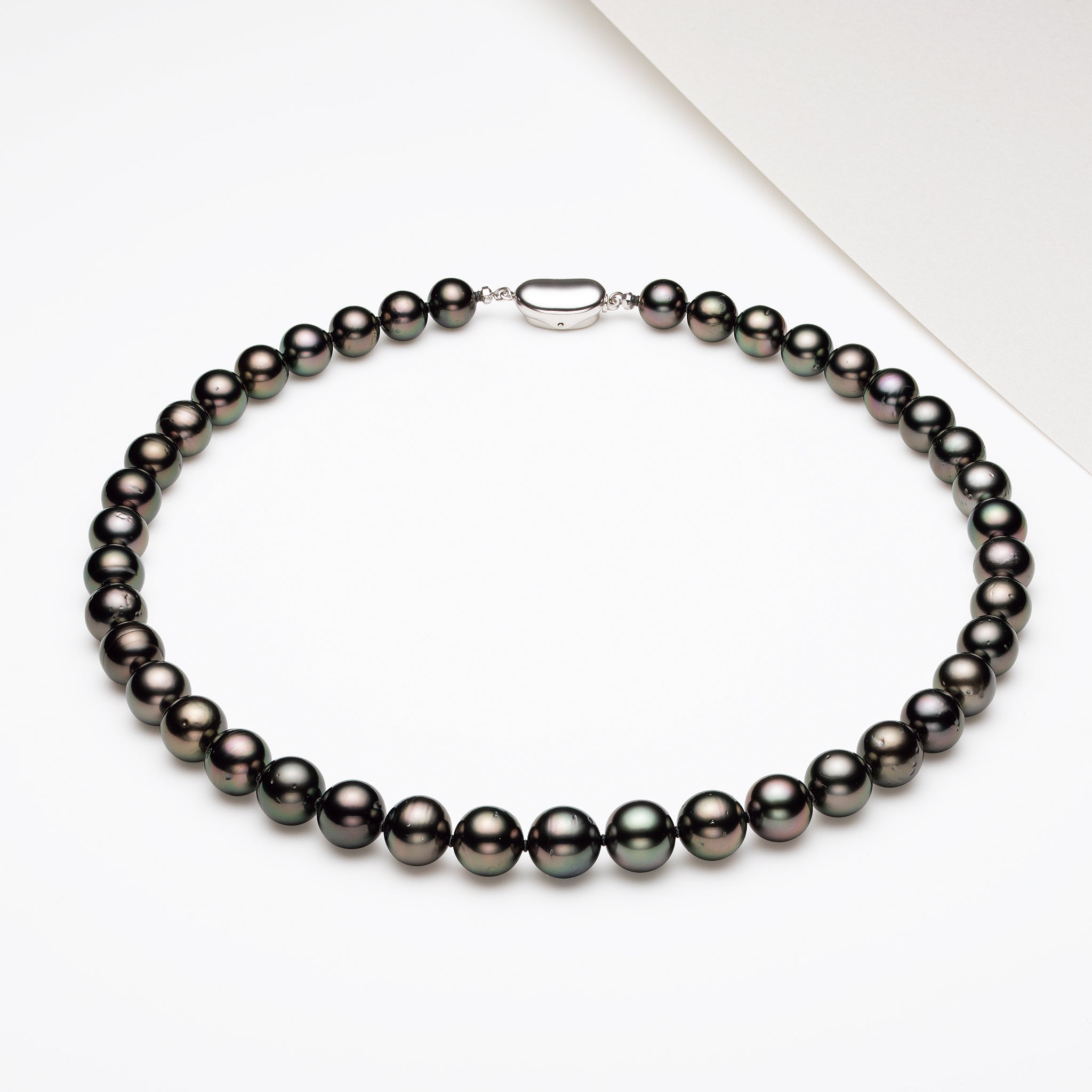 【限定5点】パール ネックレス(黒蝶真珠/8～10mm/6月誕生石/真珠鑑別鑑定書付き)《25N01507》