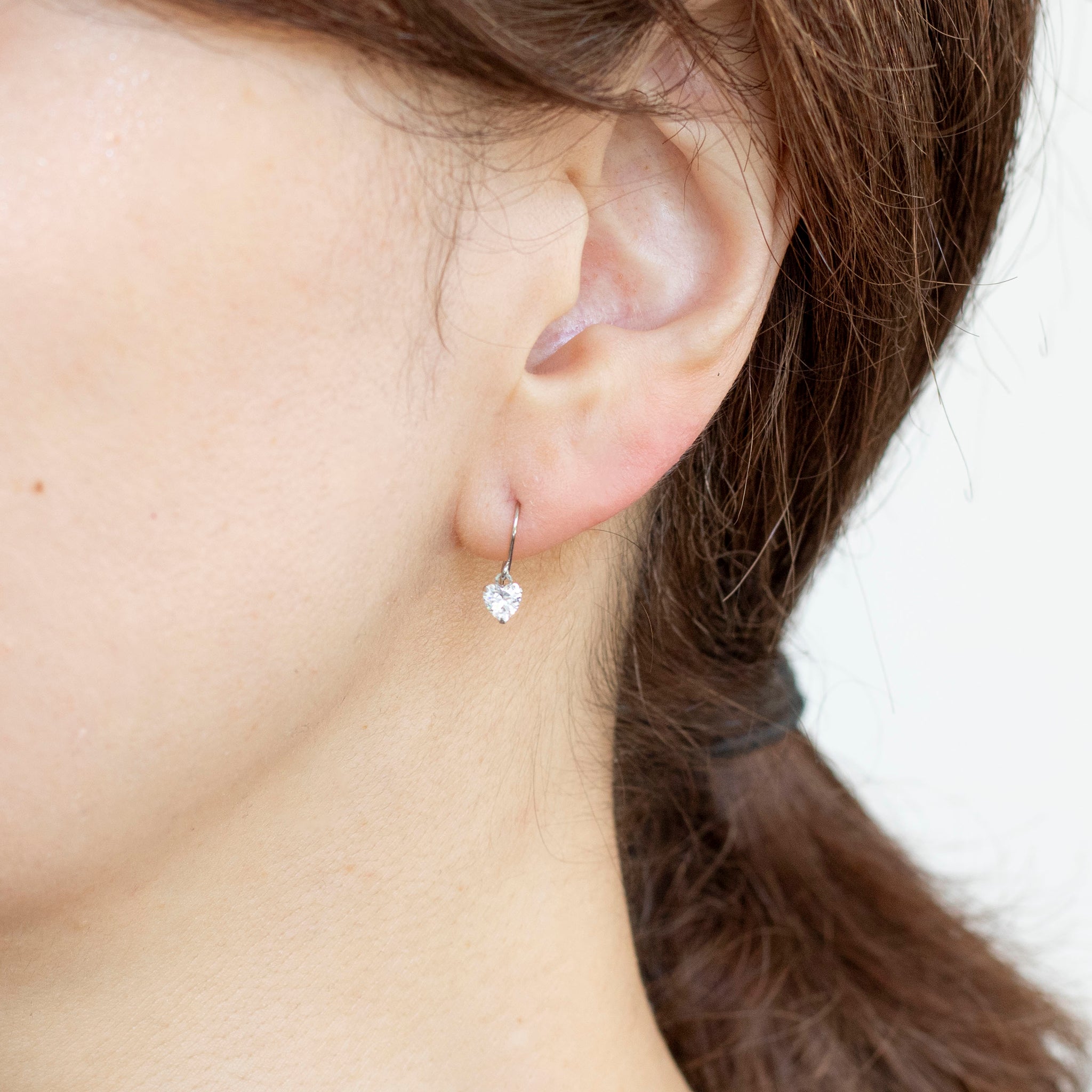 キュービックジルコニア プラチナピアス(ハートシェイプカット)《25N02509》