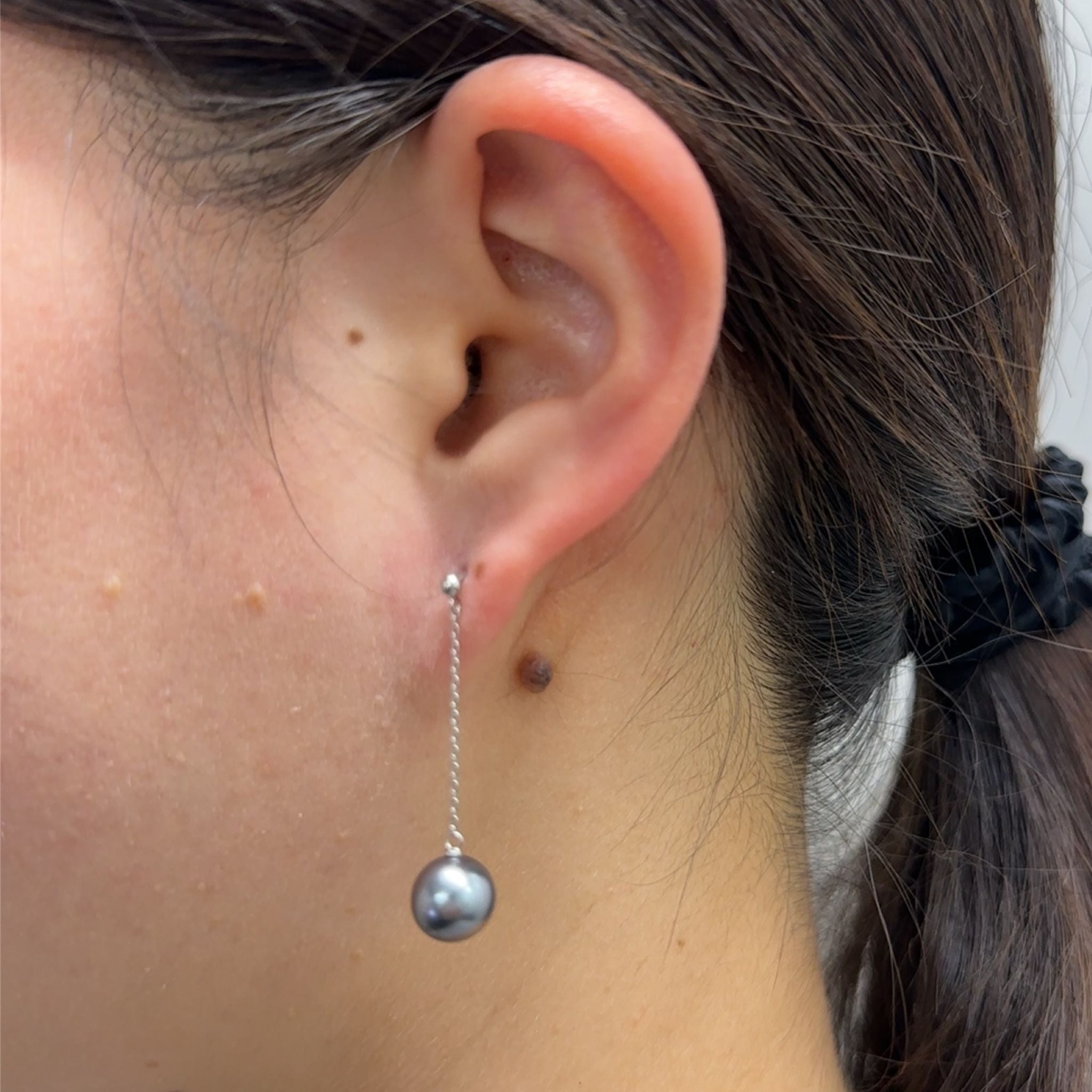 パール プラチナピアス(黒蝶真珠/8mm/6月誕生石)《25N02707》